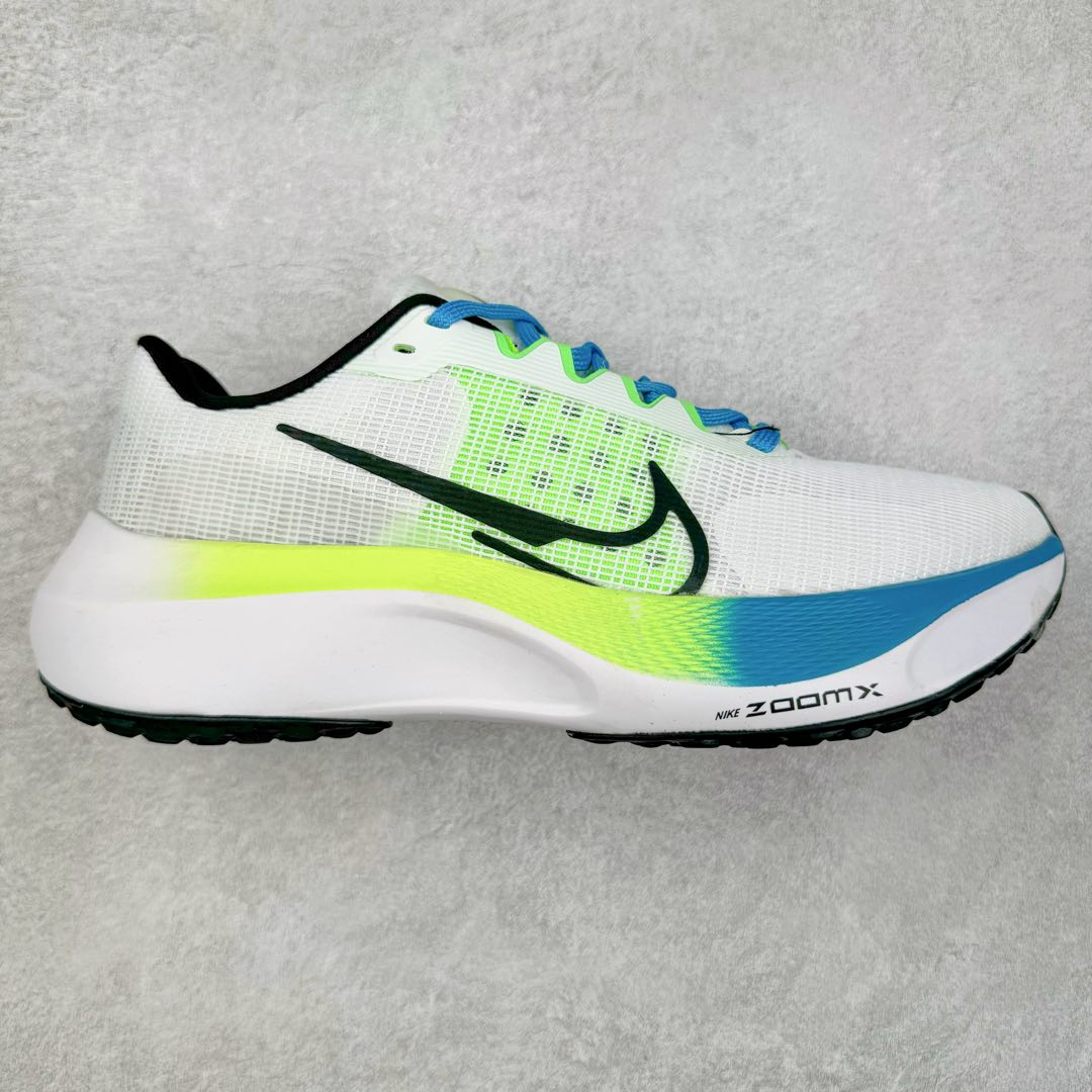 ＃特价福利 NK Zoom Fly 5 飞行5代马拉松系列低帮透气休闲运动慢跑鞋 NK旗下跑鞋阵容持续迎来新成员 今回正式登场的鞋型为 Zoom Fly 5 全鞋大量采用回收材料制成 鞋面搭载创新 Flyknit 技术打造的编织网眼 同时考量了舒适、性能与可持续性 采用大型 ZoomX 中底与 Swoosh 徽标注入等变化 鞋侧还有「Push Limits + Break Barriers」字样叙述 尺码：36 36.5 37.5 38 38.5 39 40 40.5 41 42 42.5 43 44 44.5 45-选品中心