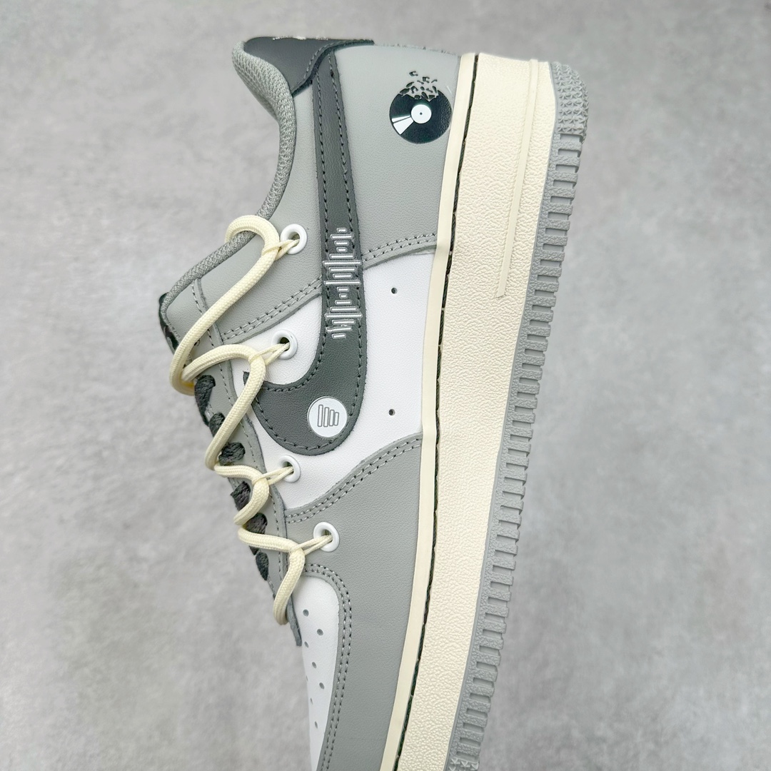 图片[7]-NK Air Force 1 Mid 空军一号中帮高帮百搭休闲运动板鞋 KS6896-666 柔软、弹性十足的缓震性能和出色的中底设计 横跨复古与现代的外型结合 造就出风靡全球三十多年的Force 1 尺码：36 36.5 37.5 38 38.5 39 40 40.5 41 42 42.5 43 44 44.5 45-选品中心