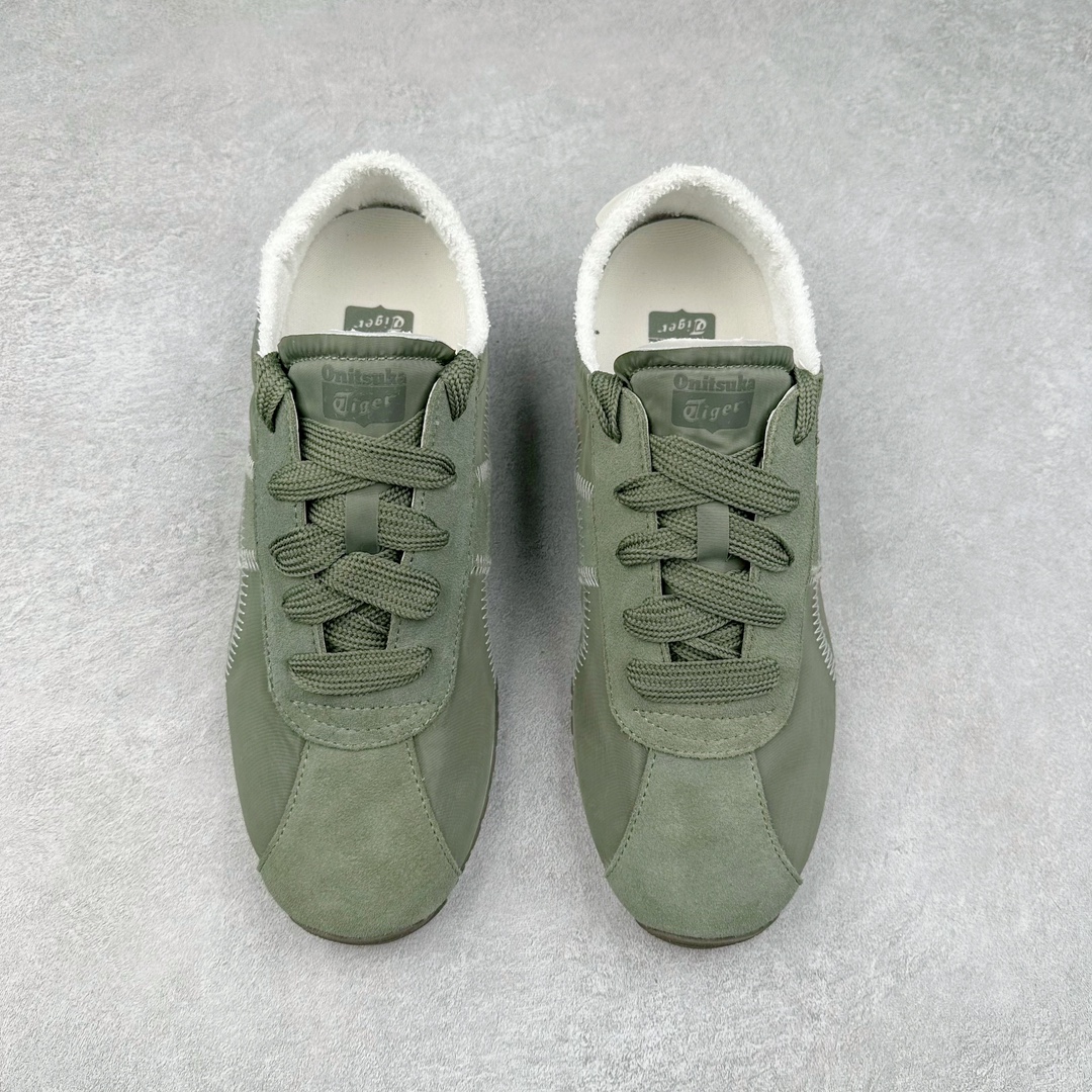 图片[2]-Onitsuka Tiger CORSAIR™ A55鞋款 作为鬼冢虎品牌创立75周年限定之作 灵感源自1970 年代 慢跑热潮先驱的经典鞋履TIGER CORSAIRT™ 以现代视角崭新呈现 简约廓形与细密缝线条纹相得益彰 饰以鬼塚虎标志性的后跟提耳和十字补强 崭新演绎经典之美 轻盈鞋身搭配出色缓震的纤薄鞋底 精妙平衡舒适与时尚 尺码：36 37 37.5 38 39 39.5 40 40.5 41.5 42 42.5 43 44 44.5 45-选品中心