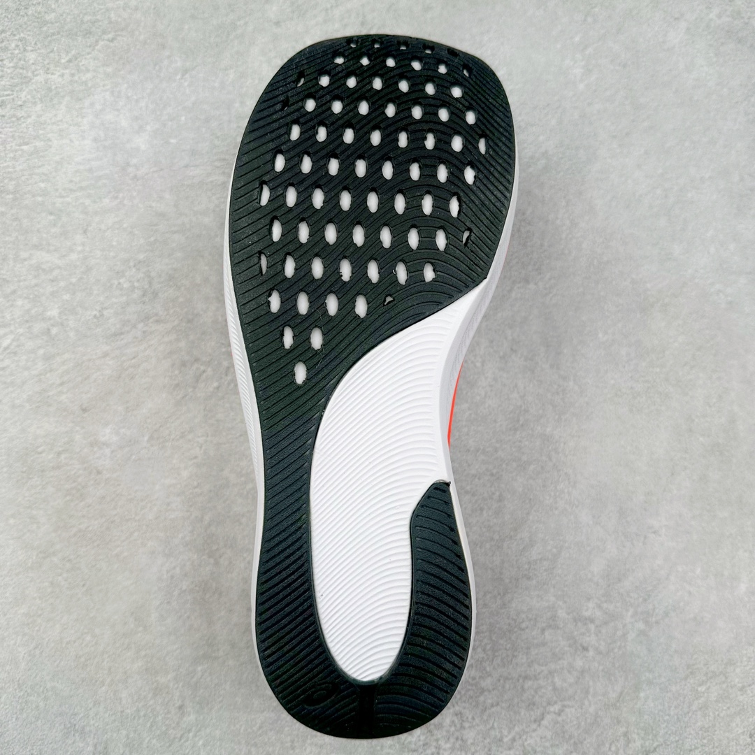 图片[9]-Asics S4 亚瑟士防滑耐磨低帮跑步鞋 ASICS（亚瑟士）是日本实业家鬼冢喜八郎创立的跑鞋运动品牌，名字想法源自著名的拉丁谚语“AnimaSana In Corpore Sano”为“健全的精神寓于强健的体魄”。正如其名字的含义，ASICS亚瑟士一直坚信保持身体的健康与活力是打造健康快乐的生活方式的最佳途径。亚瑟士的跑鞋、篮球鞋等系列集专业与美貌于一身，拥有极高的热度。2016年，ASICS在“2016年日本最佳全球品牌”排行榜名列第17名。尺码：36 37 37.5 38 39 39.5 40.5 41.5 42 42.5 43.5 44 44.5 45-选品中心