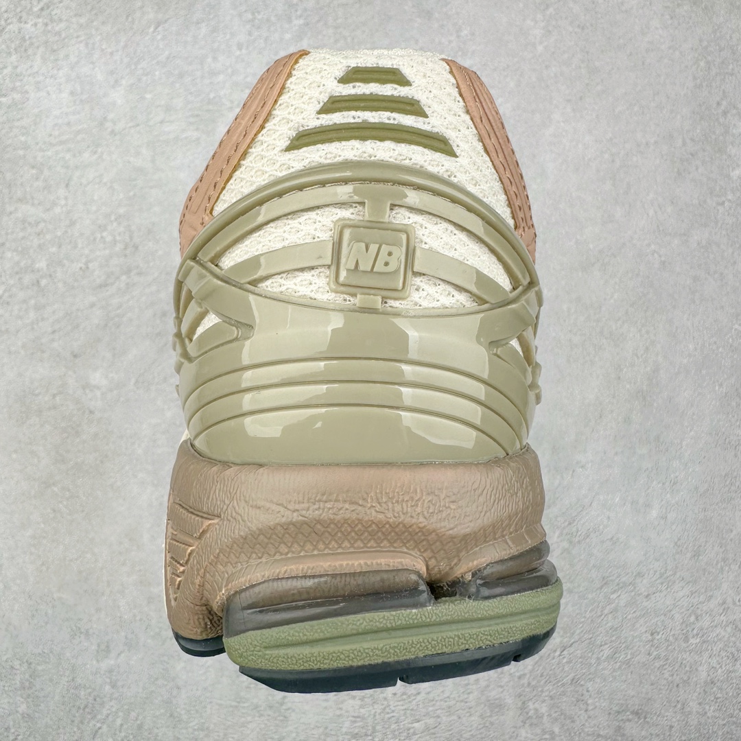 图片[8]-New Balance M1906R NB新百伦系列复古老爹风休闲运动慢跑鞋 采用轻质牛剖革拼接透气网眼衬垫织物鞋面材质 T-Beam大底提供足步弓支撑 保持步态稳定#后跟搭载外露缓震胶 鞋身整体以各种深浅不一的灰色覆盖 鞋头以淡蓝色调装饰，网眼衬垫通过不规律的色块实现做旧的美感 泛黄的鞋底更是进一步增添了复古气息 尺码：36 37 37.5 38 38.5 39.5 40 40.5 41.5 42 42.5 43 44 45-选品中心