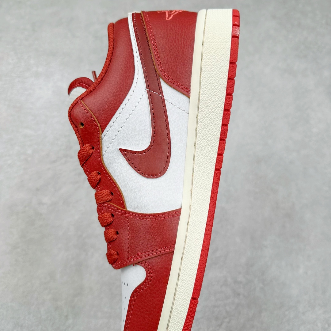图片[7]-＃纯原福利特价 Air Jordan AJ1 Low 低帮系列 百分百全新货品 零氧化发霉 给足利润空间操作 超乎所想的高性价比 原装楦头纸板开发 完美鞋型 超高清洁度 鞋型不臃肿别扭 原厂内置全掌气垫 A模大底 鞋舌AJ原厂专用牛津布 AJ专用反口珍珠布 原厂无杂质高弹内里海棉 特殊封边弹力鞋带 原鞋开模 拒绝公底 购置公司同步原材料 都有细节原汁原味 忠于原版 尺码：36 36.5 37.5 38 38.5 39 40 40.5 41 42 42.5 43 44 44.5 45 46-选品中心