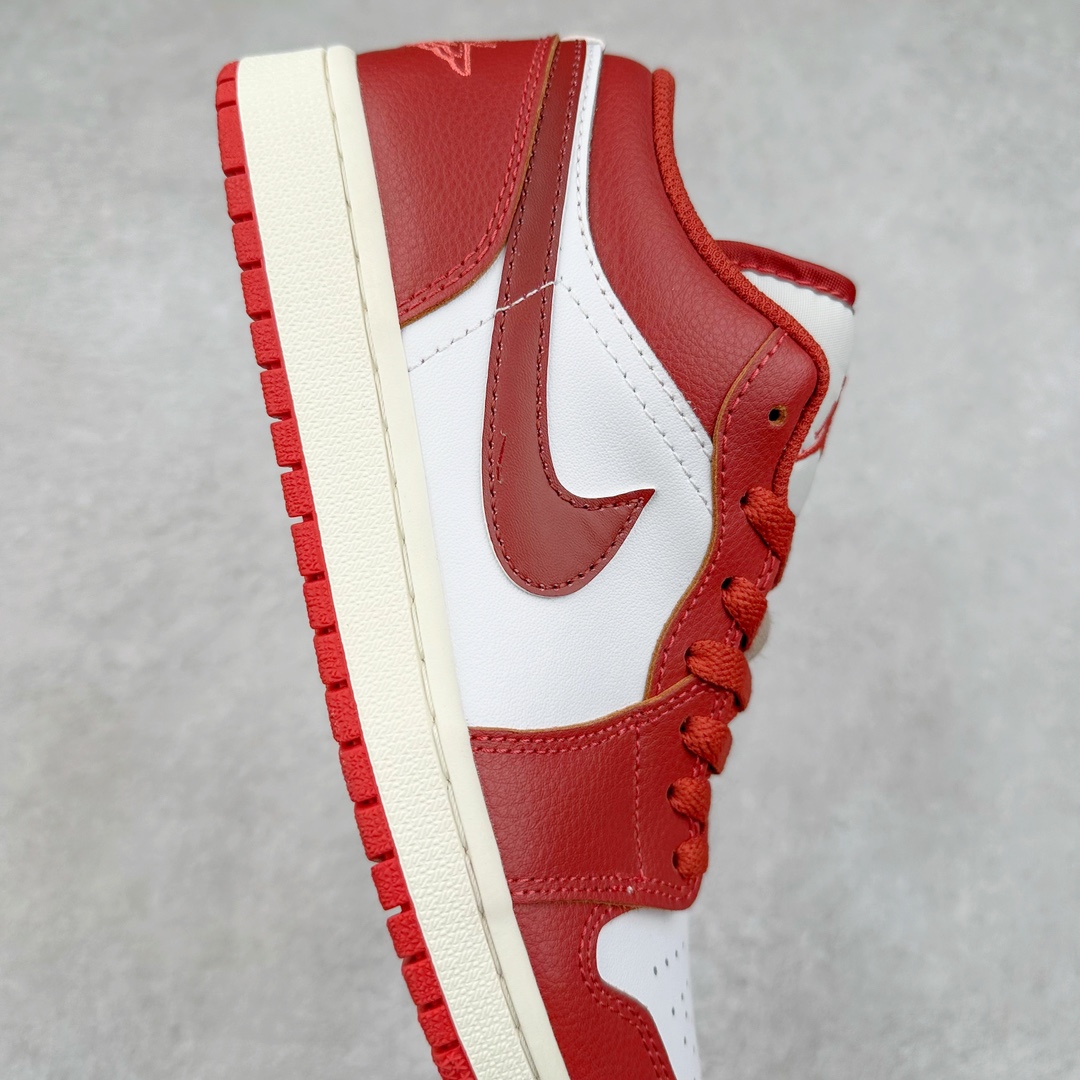 图片[6]-＃纯原福利特价 Air Jordan AJ1 Low 低帮系列 百分百全新货品 零氧化发霉 给足利润空间操作 超乎所想的高性价比 原装楦头纸板开发 完美鞋型 超高清洁度 鞋型不臃肿别扭 原厂内置全掌气垫 A模大底 鞋舌AJ原厂专用牛津布 AJ专用反口珍珠布 原厂无杂质高弹内里海棉 特殊封边弹力鞋带 原鞋开模 拒绝公底 购置公司同步原材料 都有细节原汁原味 忠于原版 尺码：36 36.5 37.5 38 38.5 39 40 40.5 41 42 42.5 43 44 44.5 45 46-选品中心