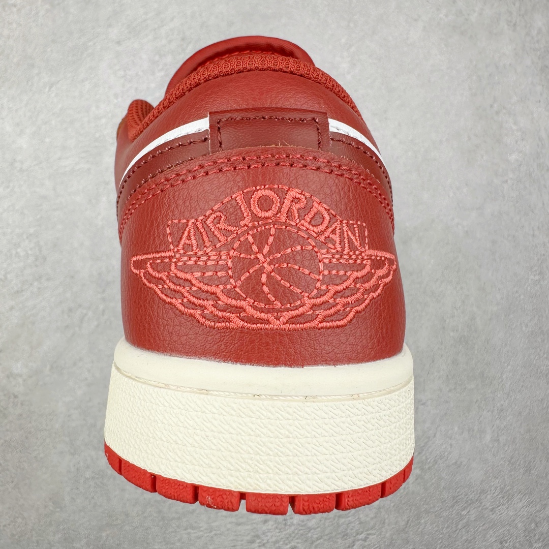 图片[8]-＃纯原福利特价 Air Jordan AJ1 Low 低帮系列 百分百全新货品 零氧化发霉 给足利润空间操作 超乎所想的高性价比 原装楦头纸板开发 完美鞋型 超高清洁度 鞋型不臃肿别扭 原厂内置全掌气垫 A模大底 鞋舌AJ原厂专用牛津布 AJ专用反口珍珠布 原厂无杂质高弹内里海棉 特殊封边弹力鞋带 原鞋开模 拒绝公底 购置公司同步原材料 都有细节原汁原味 忠于原版 尺码：36 36.5 37.5 38 38.5 39 40 40.5 41 42 42.5 43 44 44.5 45 46-选品中心
