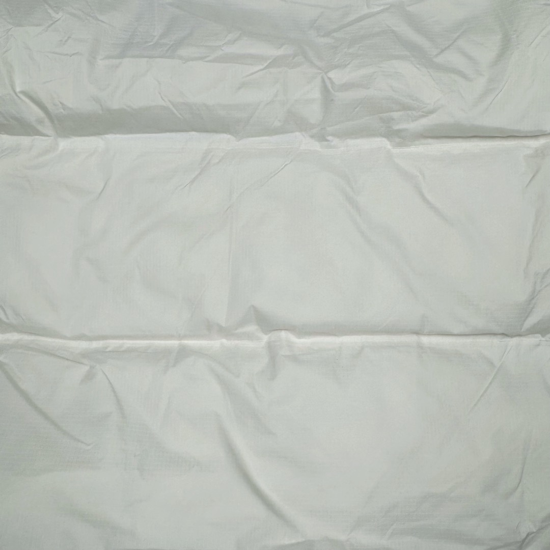 图片[15]-THE NORTH FACE 北面拼色拉链连帽长袖夹克外套羽绒服 The North Face于1966年成立，一直致力于为户外运动员的每一次严酷探索提供专业装备。作为全球户外运动领导品牌，The NorthFace以经过专业运动员测试、适应各类户外需求的产品助力探索者不断超越自我，激发人类潜能。The North Face象征着众多山脉中更冷、更值得挑战的北坡。品牌标志则来自Half Dome，一座位于美国加州Yosemite NationalPark（优胜美地国家公园）里的山峰，中文名字取为「北面」，象征着不畏惧的户外探索精神。1997年，The North Face采用全新的宣传标语「Never Stop Exploring探索永不停止」，体现品牌的探索精神，成为品牌的座右铭。尺码：S M L XL 2XL-选品中心