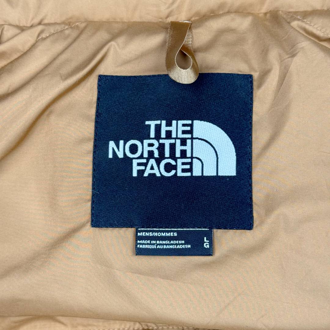 图片[17]-＃TZD TheNorthFace 1996 Nuptse 4NCH 北面拼色户外经典潮牌羽绒服 美国原厂原版数据开版 比例协调、宽松、保暖、时尚 真正原厂内部数据 最大可穿至230斤左右【非市面为节约成本而缩小版型】建议对比尺码表参数 全新进口百灵达绣花机定制万针电绣 采用进口7号针 进口绣线 保证每字饱满、立体、清晰 可称最贵绣标 采用国标90白鸭绒填充 保暖性能更出色 轻便不厚重 压缩后的蓬松度恢复性好 原厂定制40D格子四级防水布料 独家采用原版一致单层布料做法【非市面通货内加胆布】采用单层布料考验了布料及羽绒必须要达标 防止跑绒 并保证手感及膨松度 内里采用尼龙nylon双重双层封禁设计 不会出现任何跑绒现象 内置抽拉绳扣的可调节下摆 可防风防寒 拉链采用吉田YKK原厂定制 刻字清晰 质感完美顺滑 建议比较可供过毒验货 辅料及扣子均采用原版一样铜芯弹簧【非市面铁芯弹簧】可对比了解更多细节 只做市场最高版本 袖口六角扣标志着同步原版一样的六角扣 真正做到和原版一摸一样 不诋毁 不浮夸 真实且不需要太多文案 因为专注 所以专业！ 尺码：XS S M L XL XXL-选品中心