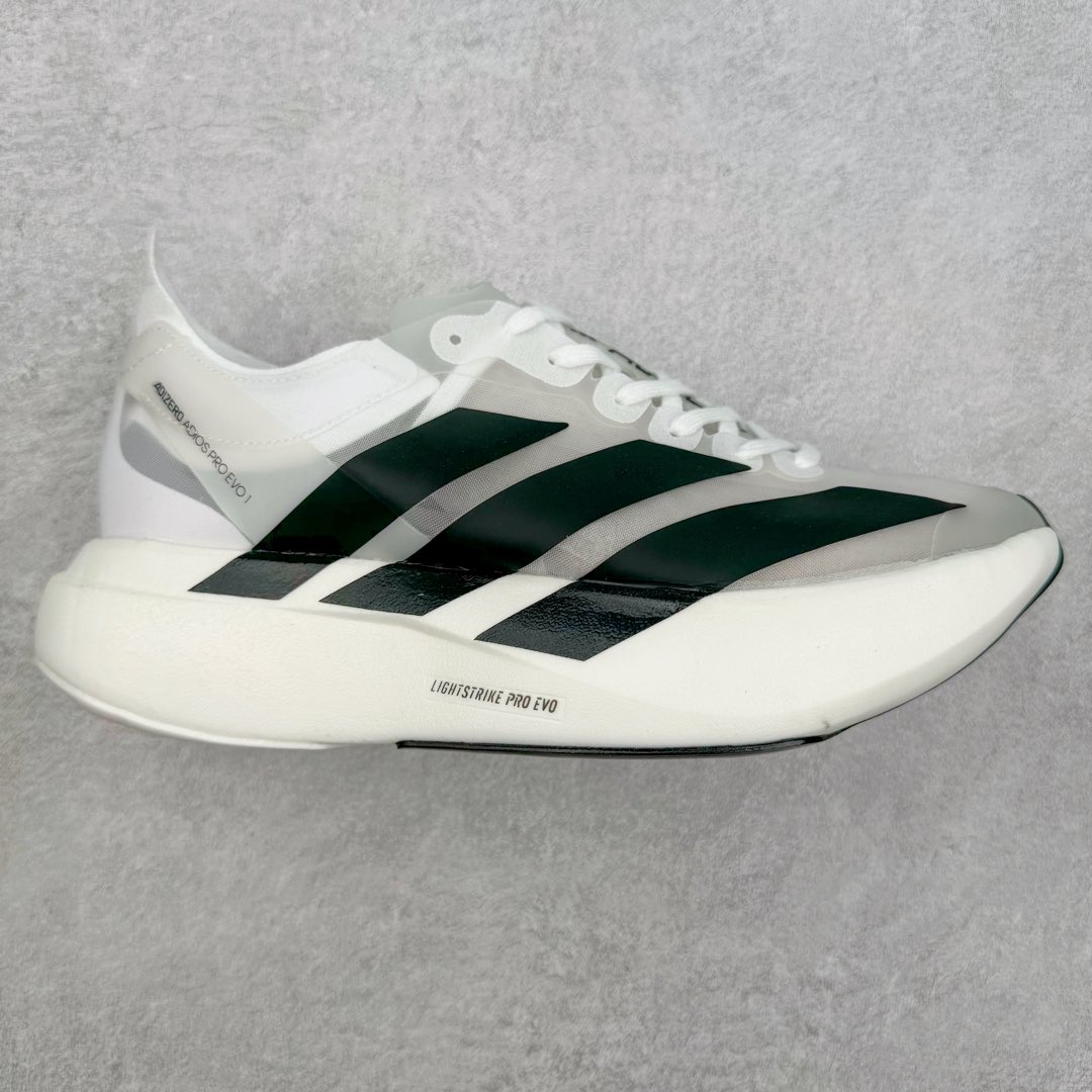 AD Adizero Eva SL M 零度进化版系列低帮轻便透气竞速休闲运动慢跑鞋 IH5564 相信大家对去年 adidas 横空出世的「顶级超跑」adiZero Adios Pro EVO 1 记忆犹新！不仅登顶阿迪史上最轻跑鞋宝座，更在接下来的全球马拉松赛事中，持续书写着惊人成绩，被网友戏称新一代「阿迪神鞋」全网刷屏！极简设计语言与强烈速度感和存在感的鞋侧三线，让人过目不忘，特别种草！其中定位于中长跑训练的 adidas Adizero Evo SL，整体外观造型与 adiZero Adios Pro EVO 1 非常相似。中底配置方面搭载全掌 Lightstrike Pro，鞋面采用透气网面示人，契合日常训练鞋的定位，更加耐用。外底给到了马牌橡胶，及类似上代竞速旗舰 adidas Adizero Adios Pro 3 区域分布。整体看下来无论是外观的鲜明辨识度，还是配置的扎实程度都很顶。尺码：36 36⅔ 37⅓ 38 38⅔ 39⅓ 40 40⅔ 41⅓ 42 42⅔ 43⅓ 44 45-选品中心
