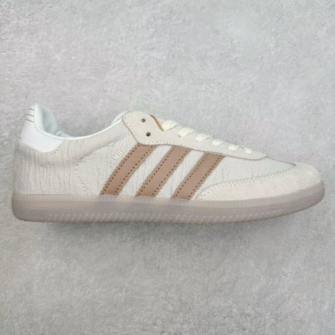 AD Original Samba OG 复古经典轻便板鞋 JP5674 这款桑巴鞋展示了高质量的工艺 带有装饰的超锁缝制和无缝的手感 柔软、柔软的皮革造型和标志性的3条纹完成了精致的外观 正规合身鞋带 鞋面上有绒面鞋垫 橡胶鞋底 享受正畸套筒软感 自50年代首次亮相以来就一直在赢得粉丝的青睐 尺码：36 36.5 37.5 38 38.5 39 40 40.5 41 42 42.5 43 44 44.5 45-选品中心