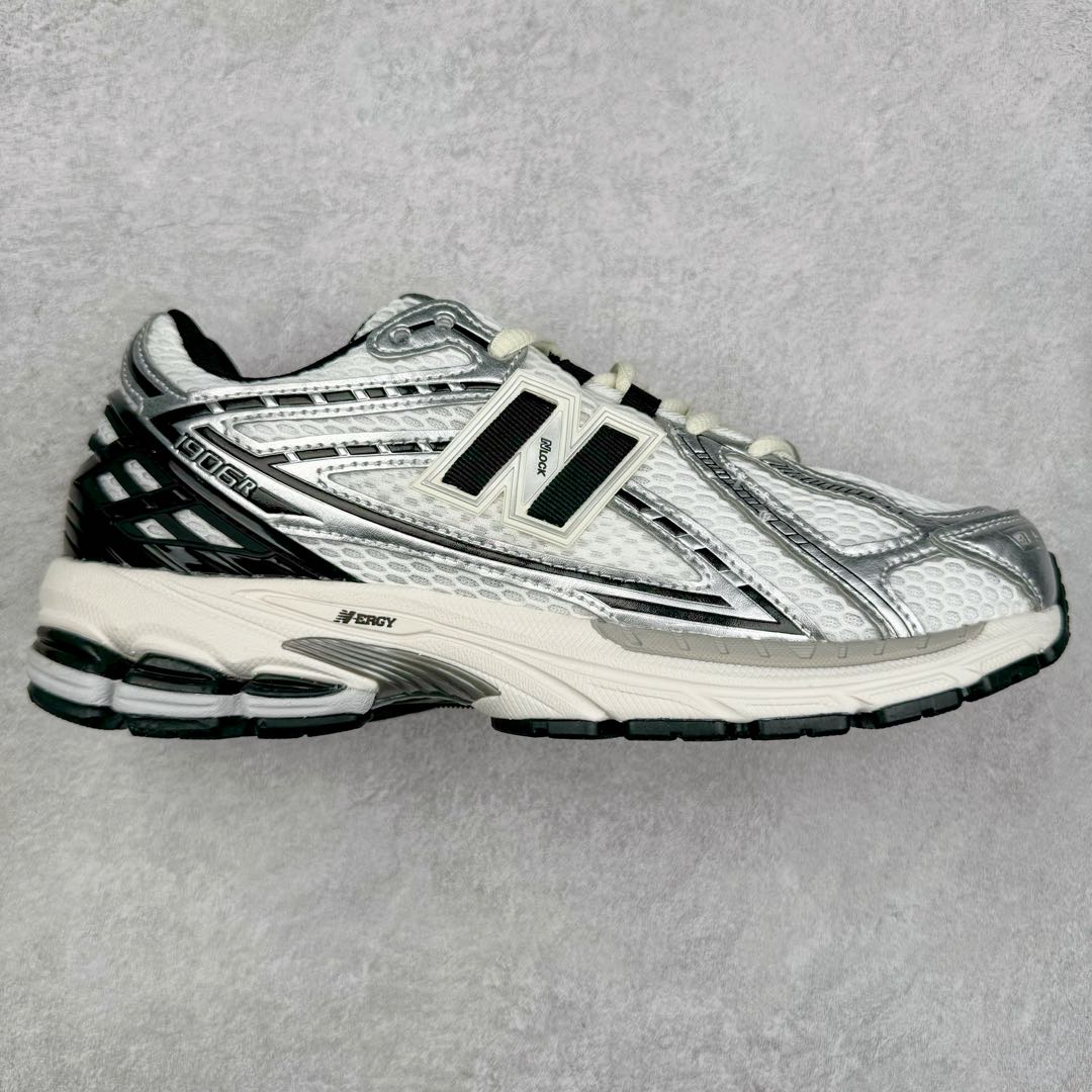 ＃M3纯原 New Balance M1906R NB新百伦系列复古老爹风休闲运动慢跑鞋 日韩出口特供订单 全网最全配色 配套商长期套现长期补货 全新货品 正常出厂触屏不到的单价 超级跑量款 全套原楦原纸板原厂数据开发 进口三明治网面 原装进口翻毛皮料正确绒感卡色 正确中底拉帮中底网布细节 采用轻质牛剖革拼接透气网眼衬垫织物鞋面材质 T-Beam大底提供足步弓支撑 保持步态稳定 后跟搭载外露缓震胶 鞋身整体以各种深浅不一的灰色覆盖 鞋头以淡蓝色调装饰 网眼衬垫通过不规律的色块实现做旧的美感 泛黄的鞋底更是进一步增添了复古气息 尺码：36 37 37.5 38 38.5 39.5 40 40.5 41.5 42 42.5 43 44 45-选品中心