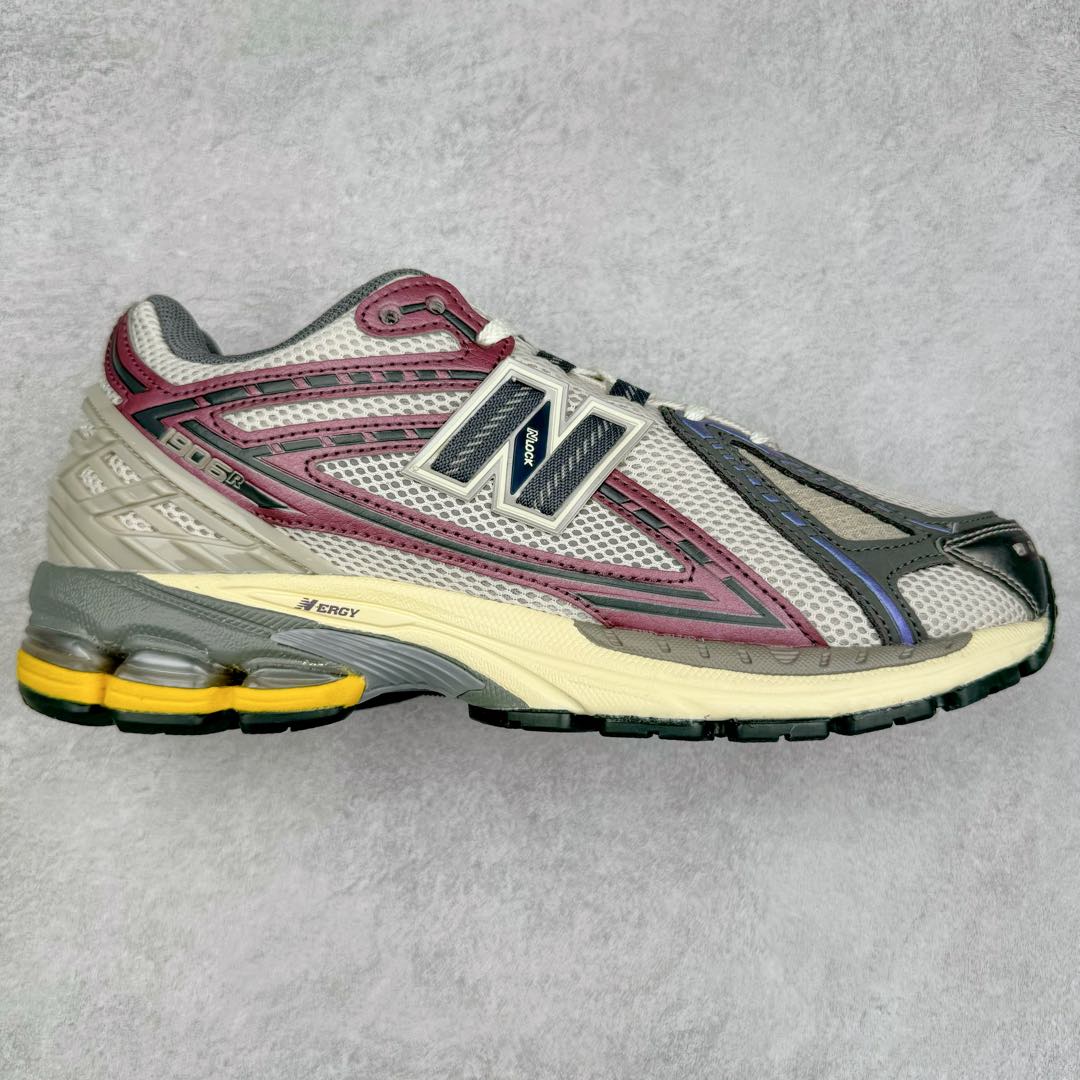 ＃M3纯原 New Balance M1906R NB新百伦系列复古老爹风休闲运动慢跑鞋 日韩出口特供订单 全网最全配色 配套商长期套现长期补货 全新货品 正常出厂触屏不到的单价 超级跑量款 全套原楦原纸板原厂数据开发 进口三明治网面 原装进口翻毛皮料正确绒感卡色 正确中底拉帮中底网布细节 采用轻质牛剖革拼接透气网眼衬垫织物鞋面材质 T-Beam大底提供足步弓支撑 保持步态稳定 后跟搭载外露缓震胶 鞋身整体以各种深浅不一的灰色覆盖 鞋头以淡蓝色调装饰 网眼衬垫通过不规律的色块实现做旧的美感 泛黄的鞋底更是进一步增添了复古气息 尺码：36 37 37.5 38 38.5 39.5 40 40.5 41.5 42 42.5 43 44 45-选品中心