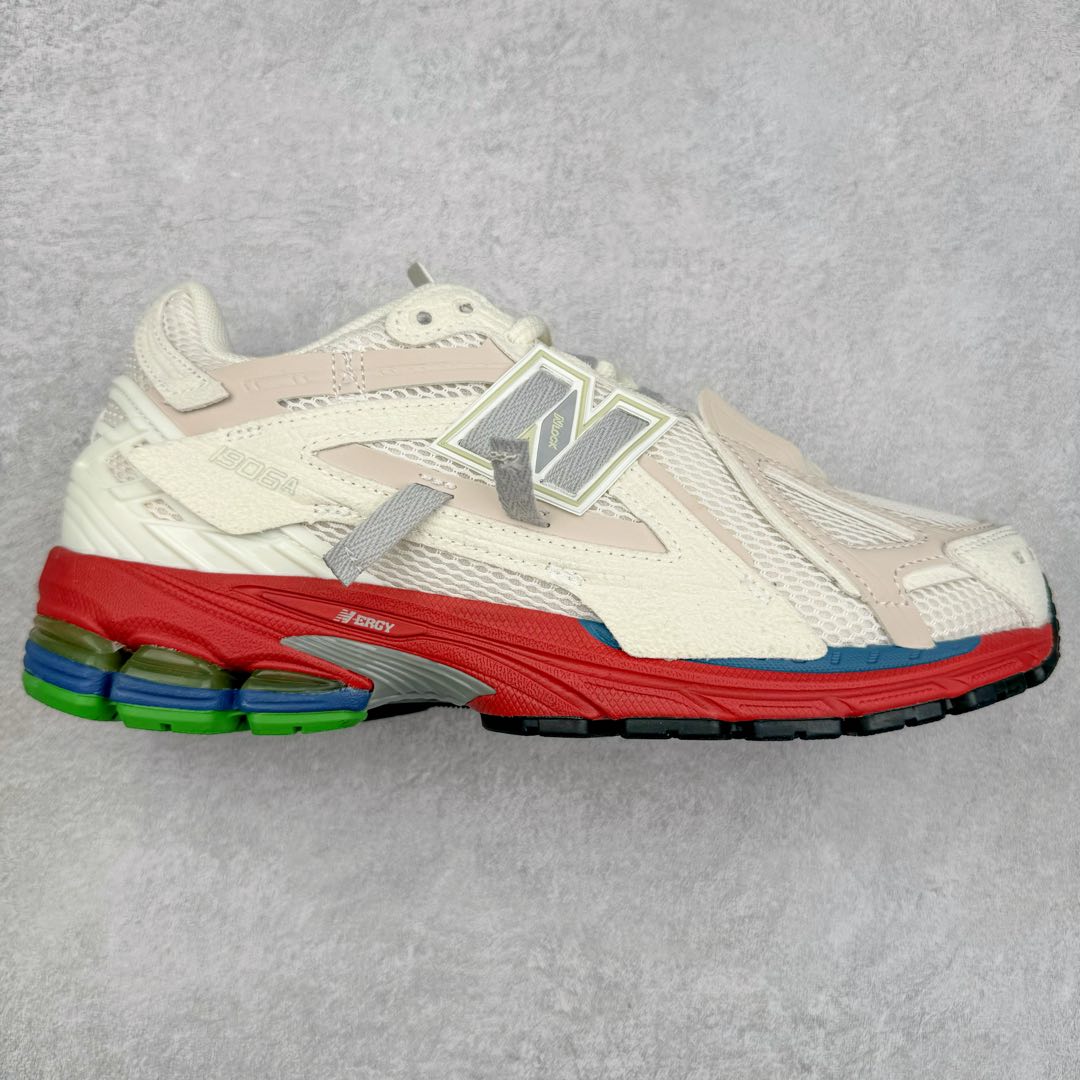 ＃M3纯原 New Balance M1906R NB新百伦系列复古老爹风休闲运动慢跑鞋 日韩出口特供订单 全网最全配色 配套商长期套现长期补货 全新货品 正常出厂触屏不到的单价 超级跑量款 全套原楦原纸板原厂数据开发 进口三明治网面 原装进口翻毛皮料正确绒感卡色 正确中底拉帮中底网布细节 采用轻质牛剖革拼接透气网眼衬垫织物鞋面材质 T-Beam大底提供足步弓支撑 保持步态稳定 后跟搭载外露缓震胶 鞋身整体以各种深浅不一的灰色覆盖 鞋头以淡蓝色调装饰 网眼衬垫通过不规律的色块实现做旧的美感 泛黄的鞋底更是进一步增添了复古气息 尺码：36 37 37.5 38 38.5 39.5 40 40.5 41.5 42 42.5 43 44 45-选品中心