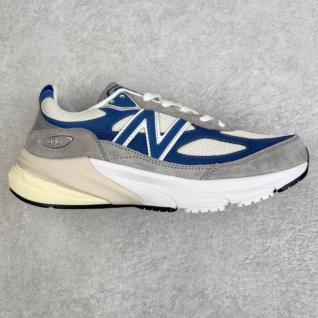 图片[15]-＃K版纯原 New Balance M990GL6 新百伦NB990V6 第六代总统复古慢跑鞋 这是一双极具现代感设计的复古跑鞋 990v6 鞋面大部分面积依旧采用麂皮和织物材质覆盖 从各种细节上看也还是有点 990v5 的影子 但相比 990v5 990v6 鞋面各种材质的拼接会更加复杂 这次 990v6 最大的改变相信大家应该也发现了 就是看上去貌似比 990v4 和 990v5 两代鞋款加起来还要厚的鞋底 其实这是 New Balance 首次采用的三重缓震组合鞋底 除了之前就有的 ABZORB 缓震科技和 ENCAP 中底 这次新加入了 FuelCell 缓震科技 看来舒适度和增高度 都要更上一层楼呀 990v6 的侧标 Logo 设计少见地没有印在绒面皮革上 而是置于网眼面料以及横跨鞋身的皮革织带之上 同时鞋舌上的标签设计并没有延用此前 990v4 和 990v5 采用的样式设计 而是采用了一种新的类似于三角徽章的设计 所以对于鞋款上的更新变化 既有延续经典的设计 也有创新性的改变 尺码：36 37 37.5 38 38.5 39 40 40.5 41.5 42 42.5 43 44 44.5 45-选品中心