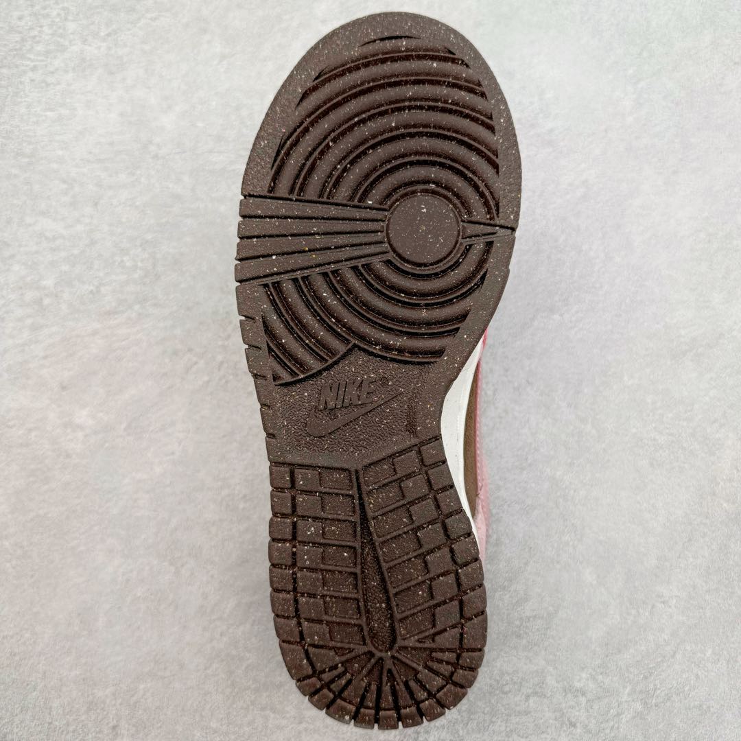 图片[8]-＃CS NK Dunk Low SE 85 双钩复古休闲板鞋 HV1799-161 口碑大厂出品 品控大底版型不断改良更新品质稳定 全套原纸板楦头开发 确保原汁原味 完美呈现DUNK版型 原厂玻璃冲刀 超高清洁度 全鞋零毛边皮料切割 采用绒面革材质 鞋身左右侧均配有皮革质双 Swoosh 兰色搭配上白色 85年纪念标放在鞋舌的位置 简洁干净的配色设计 绝对是日常出街上脚的不二选择 尺码：36 36.5 37.5 38 38.5 39 40 40.5 41 42 42.5 43 44 44.5 45 46-选品中心