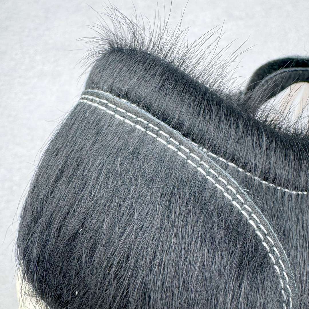 图片[21]-＃DG纯原 Rick Owens Drkshdw 瑞克·欧文斯低帮时尚运动板鞋 马毛黑白 二级市场已经7K以上 平台客户随意卖四位数 RO广东原厂出品 纯原天花板 原版一比一复刻 冲正绝不翻车 还原度达到百分之98以上 原楦开发纸版版型 ZP拆解原版1：1复模裁片纸版 力求做到0错位 这样才能达到和zp一致的鞋型味道 采用进口cnc数控机床开发对版独家tpu奶香大底 区别于市场所有版本 zp同源全头层粒面小牛皮 达到和zp一致手感 原厂进口细纹布 万邦订购原厂高弹粉红色海绵 内里搭配软质细腻羊皮 TPU高密度大底 软硬度透光度高已经测试和原版一致 尺码：36 37 38 39 40 41 42 43 44 45 46-选品中心