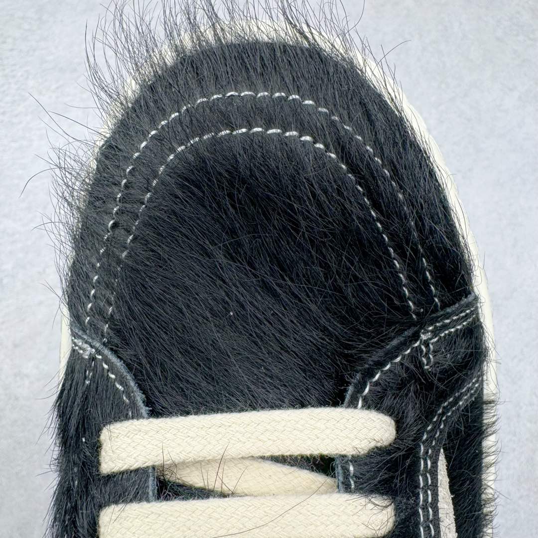 图片[19]-＃DG纯原 Rick Owens Drkshdw 瑞克·欧文斯低帮时尚运动板鞋 马毛黑白 二级市场已经7K以上 平台客户随意卖四位数 RO广东原厂出品 纯原天花板 原版一比一复刻 冲正绝不翻车 还原度达到百分之98以上 原楦开发纸版版型 ZP拆解原版1：1复模裁片纸版 力求做到0错位 这样才能达到和zp一致的鞋型味道 采用进口cnc数控机床开发对版独家tpu奶香大底 区别于市场所有版本 zp同源全头层粒面小牛皮 达到和zp一致手感 原厂进口细纹布 万邦订购原厂高弹粉红色海绵 内里搭配软质细腻羊皮 TPU高密度大底 软硬度透光度高已经测试和原版一致 尺码：36 37 38 39 40 41 42 43 44 45 46-选品中心