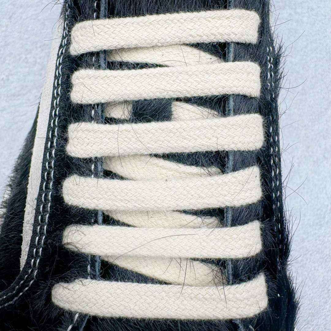 图片[17]-＃DG纯原 Rick Owens Drkshdw 瑞克·欧文斯低帮时尚运动板鞋 马毛黑白 二级市场已经7K以上 平台客户随意卖四位数 RO广东原厂出品 纯原天花板 原版一比一复刻 冲正绝不翻车 还原度达到百分之98以上 原楦开发纸版版型 ZP拆解原版1：1复模裁片纸版 力求做到0错位 这样才能达到和zp一致的鞋型味道 采用进口cnc数控机床开发对版独家tpu奶香大底 区别于市场所有版本 zp同源全头层粒面小牛皮 达到和zp一致手感 原厂进口细纹布 万邦订购原厂高弹粉红色海绵 内里搭配软质细腻羊皮 TPU高密度大底 软硬度透光度高已经测试和原版一致 尺码：36 37 38 39 40 41 42 43 44 45 46-选品中心