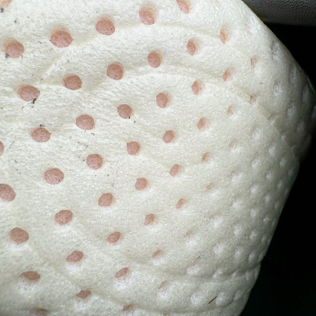 图片[11]-＃DG纯原 Rick Owens Drkshdw 瑞克·欧文斯低帮时尚运动板鞋 油腊皮黑白 二级市场已经7K以上 平台客户随意卖四位数 RO广东原厂出品 纯原天花板 原版一比一复刻 冲正绝不翻车 还原度达到百分之98以上 原楦开发纸版版型 ZP拆解原版1：1复模裁片纸版 力求做到0错位 这样才能达到和zp一致的鞋型味道 采用进口cnc数控机床开发对版独家tpu奶香大底 区别于市场所有版本 zp同源全头层粒面小牛皮 达到和zp一致手感 原厂进口细纹布 万邦订购原厂高弹粉红色海绵 内里搭配软质细腻羊皮 TPU高密度大底 软硬度透光度高已经测试和原版一致 尺码：36 37 38 39 40 41 42 43 44 45 46-选品中心