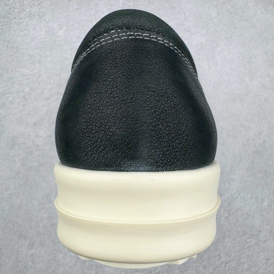 图片[8]-＃DG纯原 Rick Owens Drkshdw 瑞克·欧文斯低帮时尚运动板鞋 油腊皮黑白 二级市场已经7K以上 平台客户随意卖四位数 RO广东原厂出品 纯原天花板 原版一比一复刻 冲正绝不翻车 还原度达到百分之98以上 原楦开发纸版版型 ZP拆解原版1：1复模裁片纸版 力求做到0错位 这样才能达到和zp一致的鞋型味道 采用进口cnc数控机床开发对版独家tpu奶香大底 区别于市场所有版本 zp同源全头层粒面小牛皮 达到和zp一致手感 原厂进口细纹布 万邦订购原厂高弹粉红色海绵 内里搭配软质细腻羊皮 TPU高密度大底 软硬度透光度高已经测试和原版一致 尺码：36 37 38 39 40 41 42 43 44 45 46-选品中心