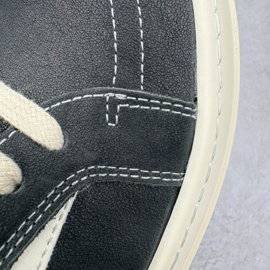 图片[20]-＃DG纯原 Rick Owens Drkshdw 瑞克·欧文斯低帮时尚运动板鞋 油腊皮黑白 二级市场已经7K以上 平台客户随意卖四位数 RO广东原厂出品 纯原天花板 原版一比一复刻 冲正绝不翻车 还原度达到百分之98以上 原楦开发纸版版型 ZP拆解原版1：1复模裁片纸版 力求做到0错位 这样才能达到和zp一致的鞋型味道 采用进口cnc数控机床开发对版独家tpu奶香大底 区别于市场所有版本 zp同源全头层粒面小牛皮 达到和zp一致手感 原厂进口细纹布 万邦订购原厂高弹粉红色海绵 内里搭配软质细腻羊皮 TPU高密度大底 软硬度透光度高已经测试和原版一致 尺码：36 37 38 39 40 41 42 43 44 45 46-选品中心