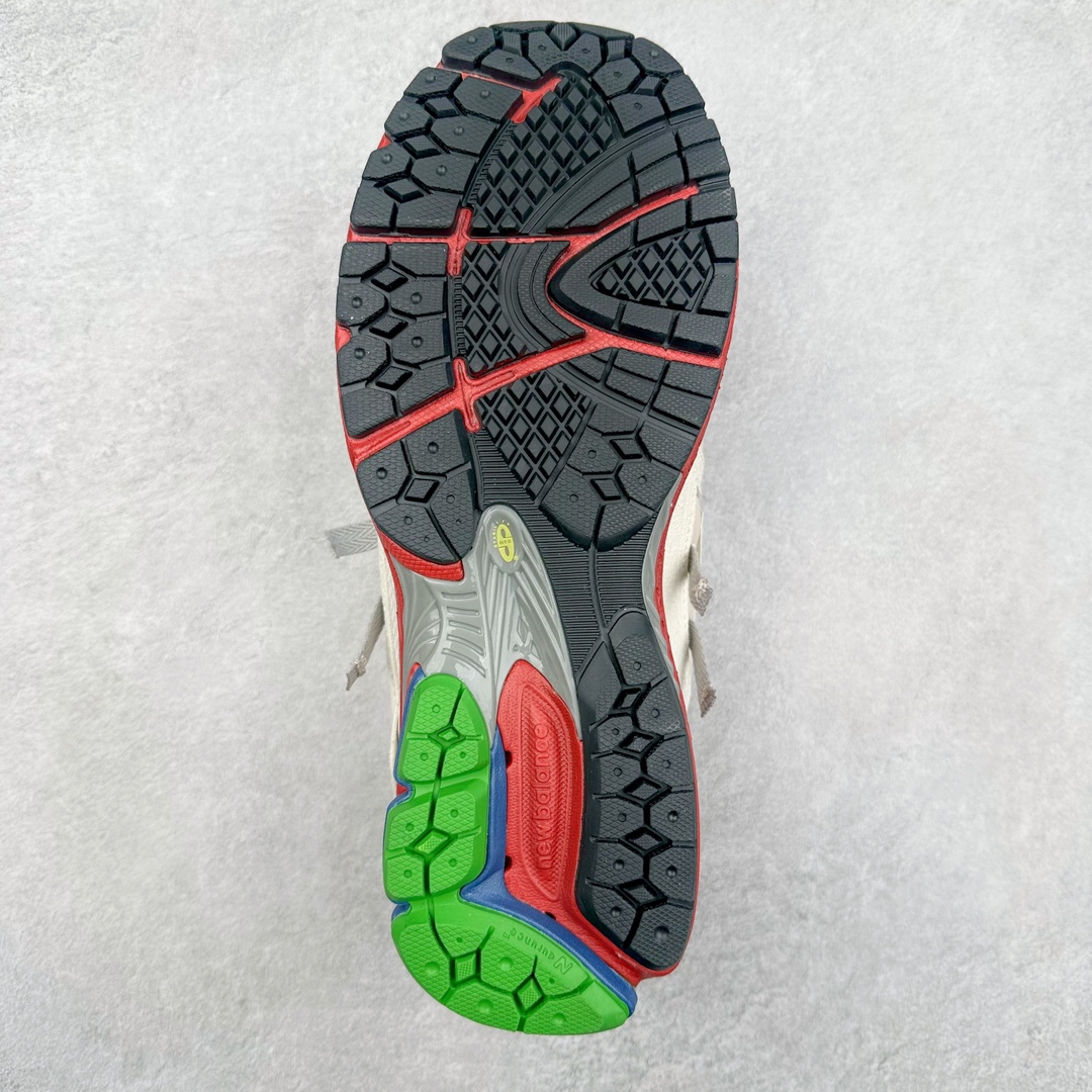 图片[9]-＃M3纯原 New Balance M1906R NB新百伦系列复古老爹风休闲运动慢跑鞋 日韩出口特供订单 全网最全配色 配套商长期套现长期补货 全新货品 正常出厂触屏不到的单价 超级跑量款 全套原楦原纸板原厂数据开发 进口三明治网面 原装进口翻毛皮料正确绒感卡色 正确中底拉帮中底网布细节 采用轻质牛剖革拼接透气网眼衬垫织物鞋面材质 T-Beam大底提供足步弓支撑 保持步态稳定 后跟搭载外露缓震胶 鞋身整体以各种深浅不一的灰色覆盖 鞋头以淡蓝色调装饰 网眼衬垫通过不规律的色块实现做旧的美感 泛黄的鞋底更是进一步增添了复古气息 尺码：36 37 37.5 38 38.5 39.5 40 40.5 41.5 42 42.5 43 44 45-选品中心