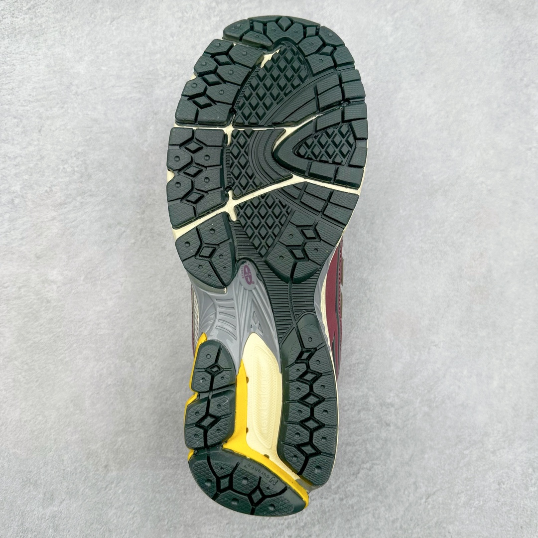 图片[9]-＃M3纯原 New Balance M1906R NB新百伦系列复古老爹风休闲运动慢跑鞋 日韩出口特供订单 全网最全配色 配套商长期套现长期补货 全新货品 正常出厂触屏不到的单价 超级跑量款 全套原楦原纸板原厂数据开发 进口三明治网面 原装进口翻毛皮料正确绒感卡色 正确中底拉帮中底网布细节 采用轻质牛剖革拼接透气网眼衬垫织物鞋面材质 T-Beam大底提供足步弓支撑 保持步态稳定 后跟搭载外露缓震胶 鞋身整体以各种深浅不一的灰色覆盖 鞋头以淡蓝色调装饰 网眼衬垫通过不规律的色块实现做旧的美感 泛黄的鞋底更是进一步增添了复古气息 尺码：36 37 37.5 38 38.5 39.5 40 40.5 41.5 42 42.5 43 44 45-选品中心