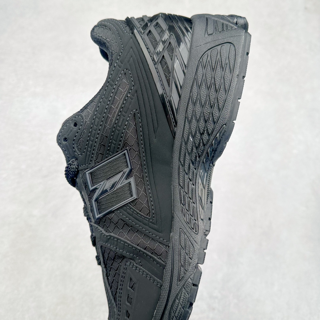 图片[7]-＃M3纯原 New Balance M1906R NB新百伦系列复古老爹风休闲运动慢跑鞋 日韩出口特供订单 全网最全配色 配套商长期套现长期补货 全新货品 正常出厂触屏不到的单价 超级跑量款 全套原楦原纸板原厂数据开发 进口三明治网面 原装进口翻毛皮料正确绒感卡色 正确中底拉帮中底网布细节 采用轻质牛剖革拼接透气网眼衬垫织物鞋面材质 T-Beam大底提供足步弓支撑 保持步态稳定 后跟搭载外露缓震胶 鞋身整体以各种深浅不一的灰色覆盖 鞋头以淡蓝色调装饰 网眼衬垫通过不规律的色块实现做旧的美感 泛黄的鞋底更是进一步增添了复古气息 尺码：36 37 37.5 38 38.5 39.5 40 40.5 41.5 42 42.5 43 44 45-选品中心