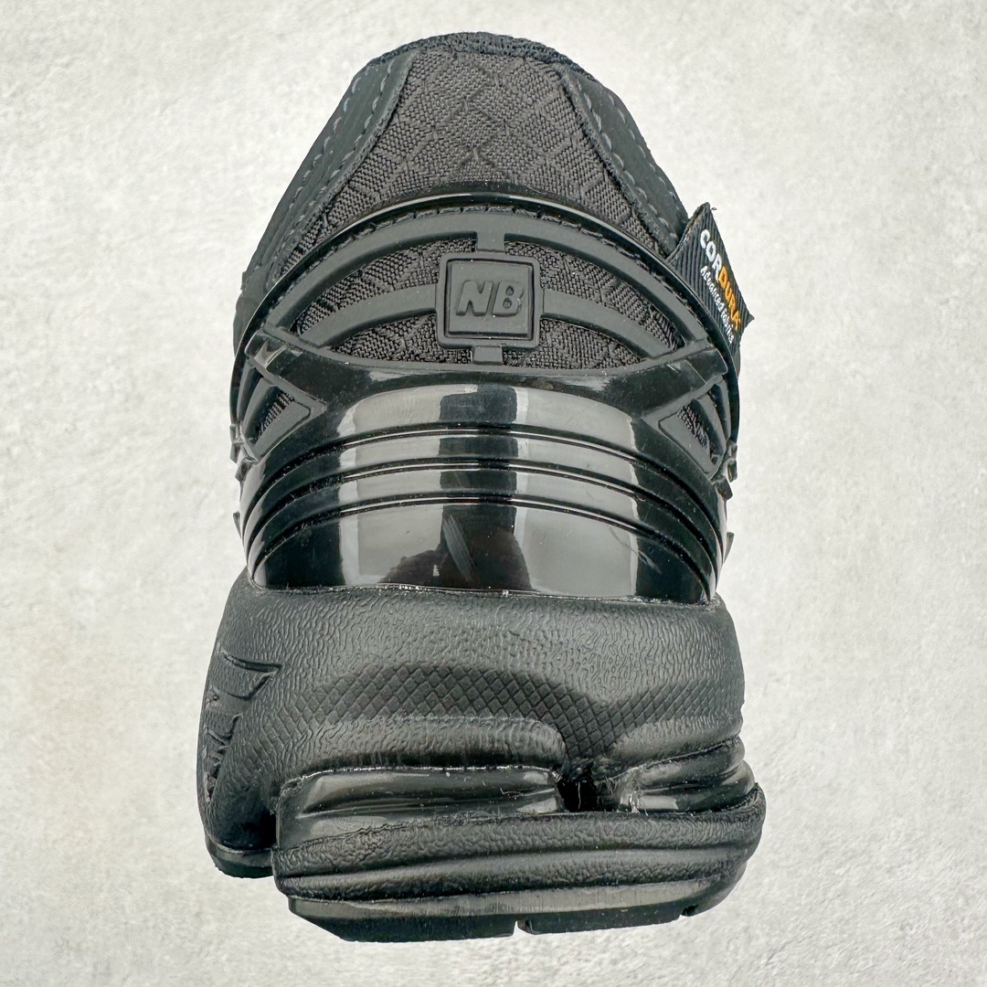 图片[8]-＃M3纯原 New Balance M1906R NB新百伦系列复古老爹风休闲运动慢跑鞋 日韩出口特供订单 全网最全配色 配套商长期套现长期补货 全新货品 正常出厂触屏不到的单价 超级跑量款 全套原楦原纸板原厂数据开发 进口三明治网面 原装进口翻毛皮料正确绒感卡色 正确中底拉帮中底网布细节 采用轻质牛剖革拼接透气网眼衬垫织物鞋面材质 T-Beam大底提供足步弓支撑 保持步态稳定 后跟搭载外露缓震胶 鞋身整体以各种深浅不一的灰色覆盖 鞋头以淡蓝色调装饰 网眼衬垫通过不规律的色块实现做旧的美感 泛黄的鞋底更是进一步增添了复古气息 尺码：36 37 37.5 38 38.5 39.5 40 40.5 41.5 42 42.5 43 44 45-选品中心