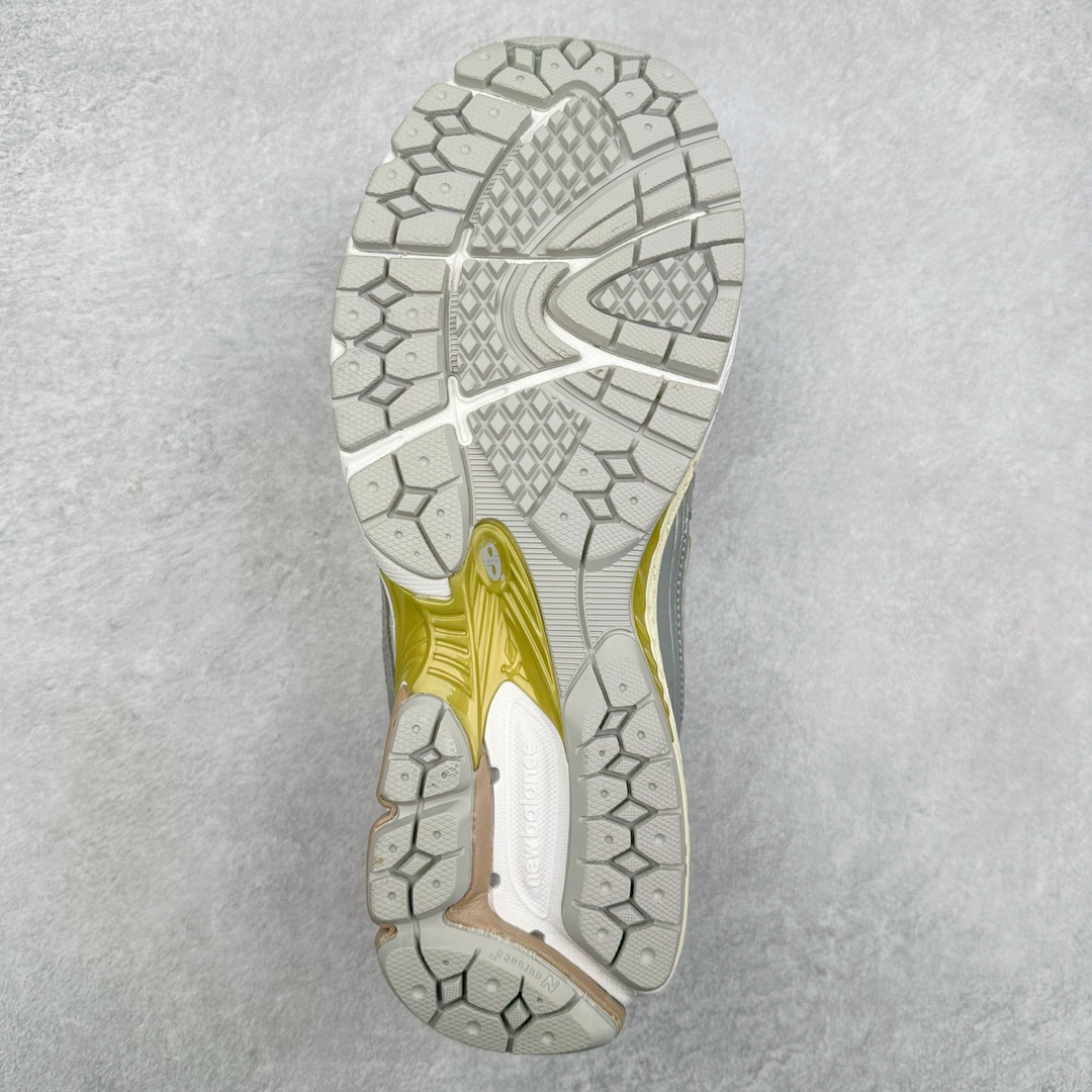 图片[9]-＃M3纯原 New Balance M1906R NB新百伦系列复古老爹风休闲运动慢跑鞋 日韩出口特供订单 全网最全配色 配套商长期套现长期补货 全新货品 正常出厂触屏不到的单价 超级跑量款 全套原楦原纸板原厂数据开发 进口三明治网面 原装进口翻毛皮料正确绒感卡色 正确中底拉帮中底网布细节 采用轻质牛剖革拼接透气网眼衬垫织物鞋面材质 T-Beam大底提供足步弓支撑 保持步态稳定 后跟搭载外露缓震胶 鞋身整体以各种深浅不一的灰色覆盖 鞋头以淡蓝色调装饰 网眼衬垫通过不规律的色块实现做旧的美感 泛黄的鞋底更是进一步增添了复古气息 尺码：36 37 37.5 38 38.5 39.5 40 40.5 41.5 42 42.5 43 44 45-选品中心