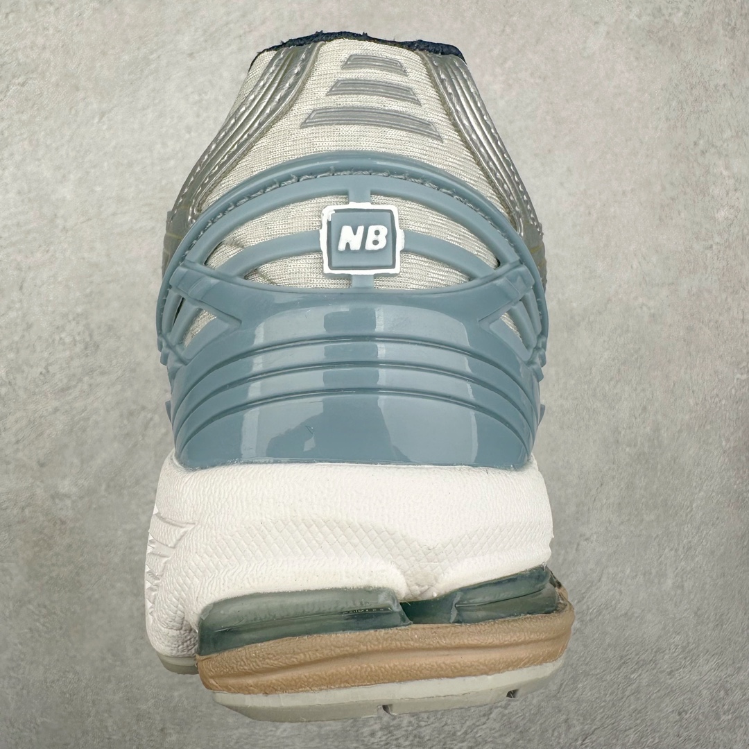 图片[8]-＃M3纯原 New Balance M1906R NB新百伦系列复古老爹风休闲运动慢跑鞋 日韩出口特供订单 全网最全配色 配套商长期套现长期补货 全新货品 正常出厂触屏不到的单价 超级跑量款 全套原楦原纸板原厂数据开发 进口三明治网面 原装进口翻毛皮料正确绒感卡色 正确中底拉帮中底网布细节 采用轻质牛剖革拼接透气网眼衬垫织物鞋面材质 T-Beam大底提供足步弓支撑 保持步态稳定 后跟搭载外露缓震胶 鞋身整体以各种深浅不一的灰色覆盖 鞋头以淡蓝色调装饰 网眼衬垫通过不规律的色块实现做旧的美感 泛黄的鞋底更是进一步增添了复古气息 尺码：36 37 37.5 38 38.5 39.5 40 40.5 41.5 42 42.5 43 44 45-选品中心