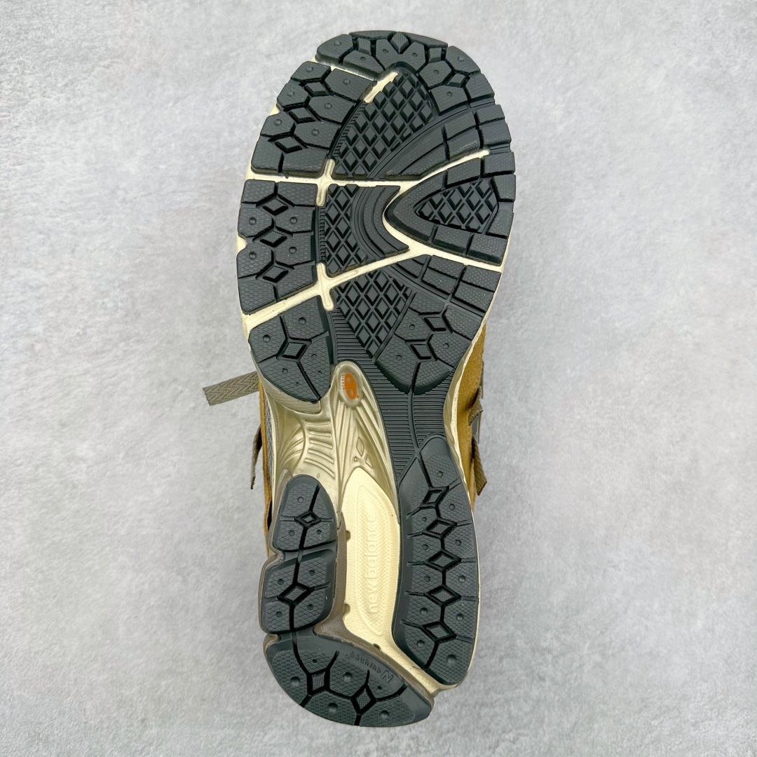 图片[9]-＃M3纯原 New Balance M1906R NB新百伦系列复古老爹风休闲运动慢跑鞋 日韩出口特供订单 全网最全配色 配套商长期套现长期补货 全新货品 正常出厂触屏不到的单价 超级跑量款 全套原楦原纸板原厂数据开发 进口三明治网面 原装进口翻毛皮料正确绒感卡色 正确中底拉帮中底网布细节 采用轻质牛剖革拼接透气网眼衬垫织物鞋面材质 T-Beam大底提供足步弓支撑 保持步态稳定 后跟搭载外露缓震胶 鞋身整体以各种深浅不一的灰色覆盖 鞋头以淡蓝色调装饰 网眼衬垫通过不规律的色块实现做旧的美感 泛黄的鞋底更是进一步增添了复古气息 尺码：36 37 37.5 38 38.5 39.5 40 40.5 41.5 42 42.5 43 44 45-选品中心