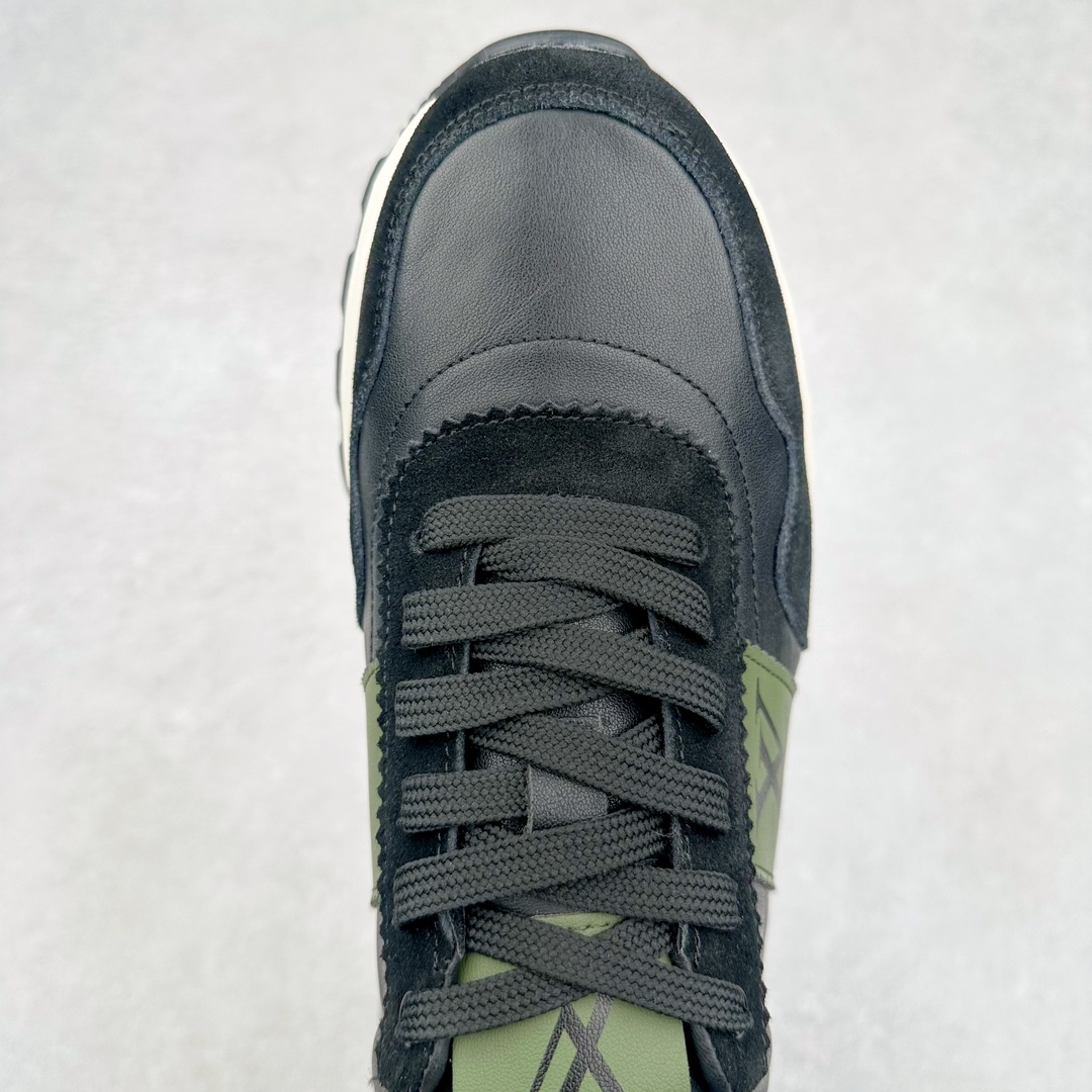 图片[4]-Louis Vuitton LV路易威登休闲文化运动板鞋系列 广东大厂品质 舒适轻泡大底和百搭性霸屏整个时尚娱乐圈，细节调整完美主义！鞋面采用进口头层小牛皮搭配头层磨砂牛皮材质 独家开模轻泡大底， 侧边采用3D打印标志性Logo 尽显贵族时尚气息，台湾进口小牛皮挂皮内里，配带正品全套包装。尺码：39 40 41 42 43 44（皮鞋码）-选品中心