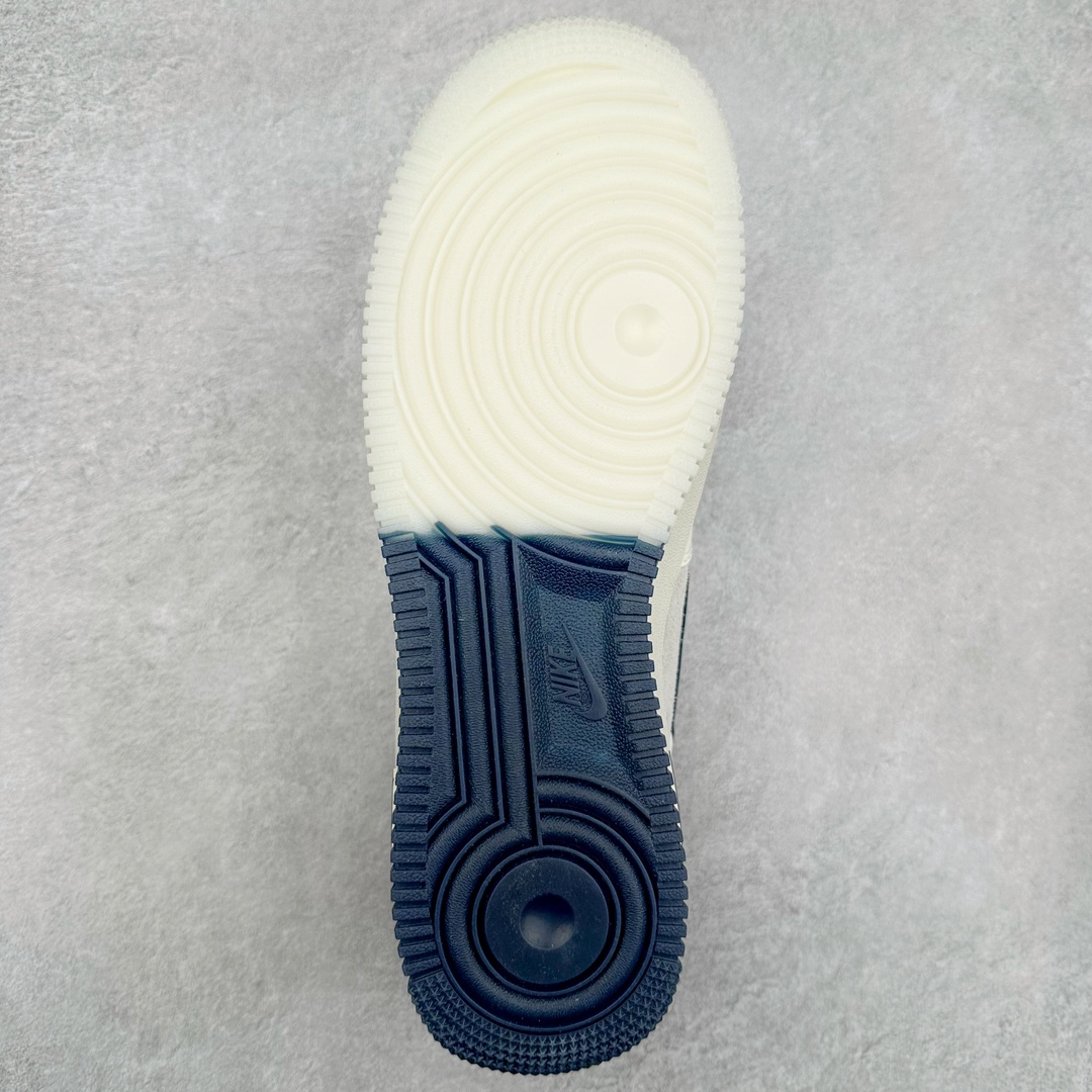 图片[9]-NK Air Force 1´07 Low 空军一号低帮百搭休闲运动板鞋 CH6336-512 柔软、弹性十足的缓震性能和出色的中底设计 横跨复古与现代的外型结合 造就出风靡全球 三十多年的Force 1 直到今天还深受青睐 尺码：36 36.5 37.5 38 38.5 39 40 40.5 41 42 42.5 43 44 44.5 45-选品中心