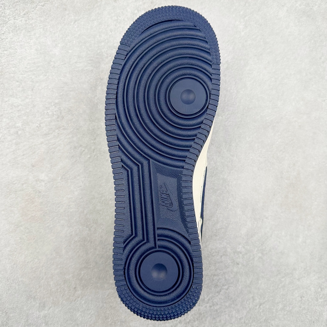 图片[9]-NK Air Force 1´07 Low 空军一号低帮百搭休闲运动板鞋 XZ6188-989 柔软、弹性十足的缓震性能和出色的中底设计 横跨复古与现代的外型结合 造就出风靡全球 三十多年的Force 1 直到今天还深受青睐 尺码：36 36.5 37.5 38 38.5 39 40 40.5 41 42 42.5 43 44 44.5 45-选品中心