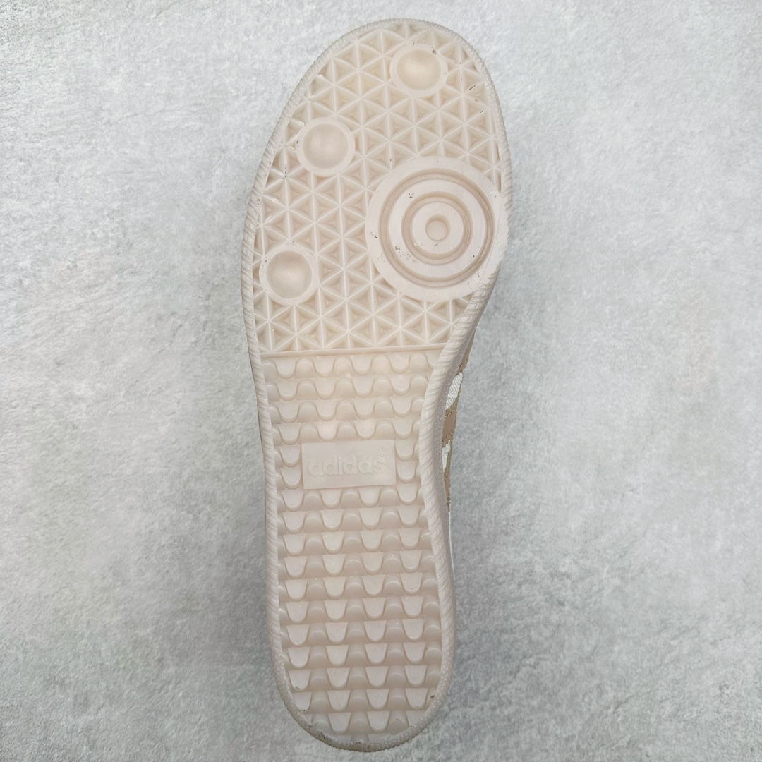 图片[9]-AD Original Samba OG 复古经典轻便板鞋 JP5674 这款桑巴鞋展示了高质量的工艺 带有装饰的超锁缝制和无缝的手感 柔软、柔软的皮革造型和标志性的3条纹完成了精致的外观 正规合身鞋带 鞋面上有绒面鞋垫 橡胶鞋底 享受正畸套筒软感 自50年代首次亮相以来就一直在赢得粉丝的青睐 尺码：36 36.5 37.5 38 38.5 39 40 40.5 41 42 42.5 43 44 44.5 45-选品中心