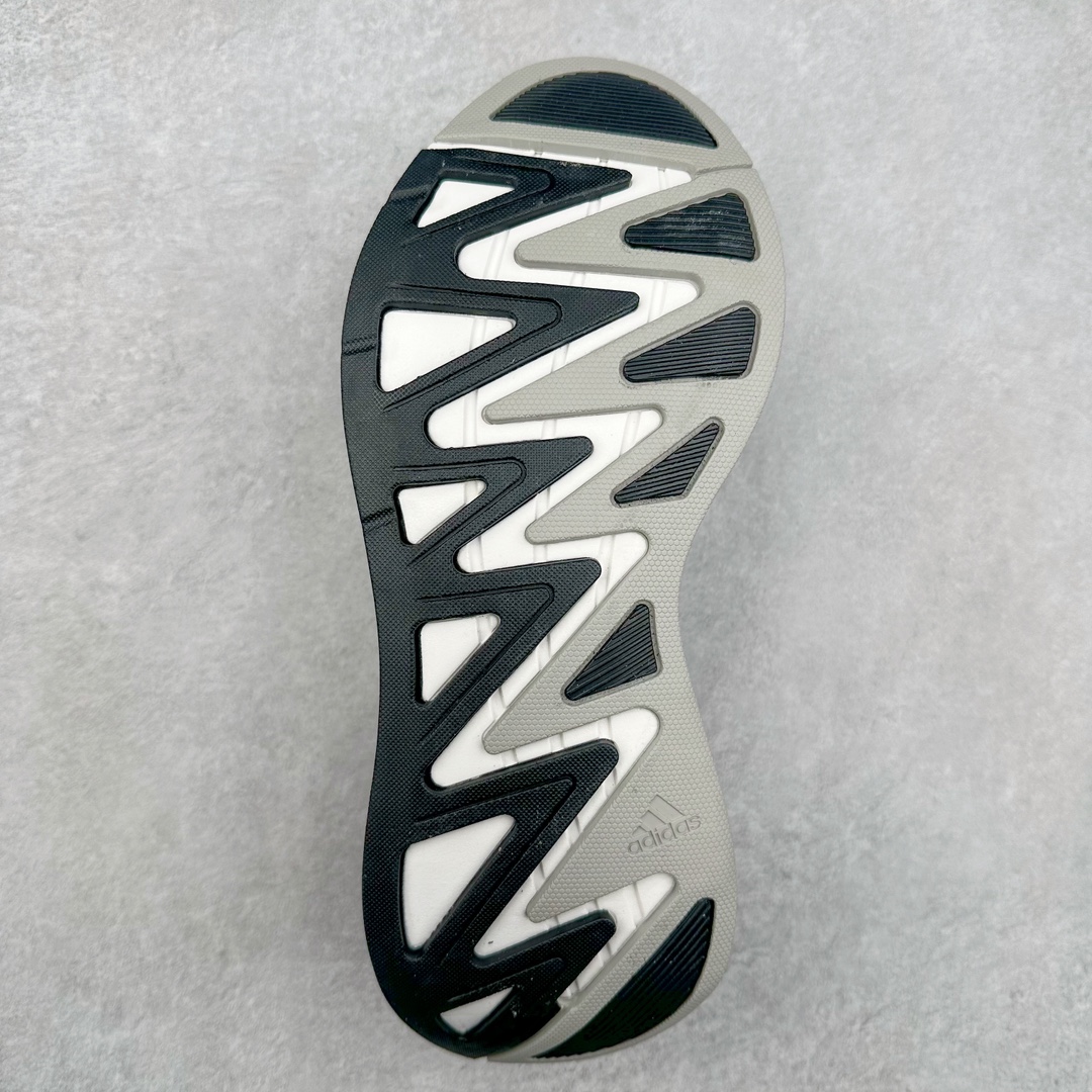 图片[9]-AD Adizero Aruku 全新跑鞋 JQ5658 以永动机为灵感的前卫造型 以及时下流行的厚底设定 让人无比期待 “Aruku” 在日文中是行走的意思 昭示了这是一双定位于大众日常训练或慢跑的鞋款 黑、白、红三色的撞色外观 搭配街头感、现代感十足的鞋面线条勾勒 格外引人注目 搭配丰沛的全新 Swirlfoam 泡棉厚底 虽然不像顶级竞速跑鞋那般极致 但也将日常舒适和时尚颜值平衡到位 尺码：36 36.5 37.5 38 38.5 39 40 40.5 41 42 42.5 43 44 44.5 45-选品中心