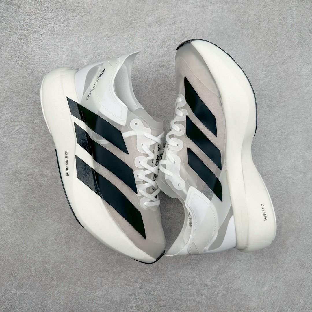 图片[3]-AD Adizero Eva SL M 零度进化版系列低帮轻便透气竞速休闲运动慢跑鞋 IH5564 相信大家对去年 adidas 横空出世的「顶级超跑」adiZero Adios Pro EVO 1 记忆犹新！不仅登顶阿迪史上最轻跑鞋宝座，更在接下来的全球马拉松赛事中，持续书写着惊人成绩，被网友戏称新一代「阿迪神鞋」全网刷屏！极简设计语言与强烈速度感和存在感的鞋侧三线，让人过目不忘，特别种草！其中定位于中长跑训练的 adidas Adizero Evo SL，整体外观造型与 adiZero Adios Pro EVO 1 非常相似。中底配置方面搭载全掌 Lightstrike Pro，鞋面采用透气网面示人，契合日常训练鞋的定位，更加耐用。外底给到了马牌橡胶，及类似上代竞速旗舰 adidas Adizero Adios Pro 3 区域分布。整体看下来无论是外观的鲜明辨识度，还是配置的扎实程度都很顶。尺码：36 36⅔ 37⅓ 38 38⅔ 39⅓ 40 40⅔ 41⅓ 42 42⅔ 43⅓ 44 45-选品中心