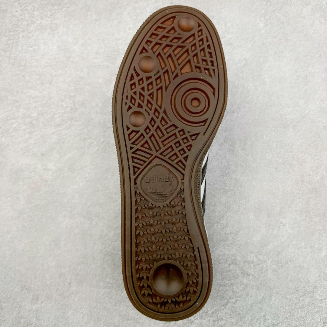 图片[9]-＃S2纯原 AD Originals Handball SPZL 手球运动员系列百搭休闲运动板鞋 IE3403 口碑大厂出品 品控大底版型不断改良更新 原厂皮料 原装过验内外标加持 全套原纸板楦头开发 确保原汁原味 完美呈现桑巴版型 一比一鞋头弧度高度鞋身弧度 数据细节工艺流程均保持一致 这款来自阿迪达斯的这款HANDBALL SPZL前身是一双手球运动鞋 这一次拿来复刻 所以鞋面的主要色彩选用了黑色 鞋面外侧除了Spezial字母之外还有三叶草标志 Handball SPZL作为复古手球训练鞋与作为室内足球鞋的Samba有着异曲同工之处 但是质感更为出众的鞋身以及丰富的配色选择比起Samba来讲可以说是更胜一筹了 尺码：36 36⅔ 37⅓ 38 38⅔ 39⅓ 40 40⅔ 41⅓ 42 42⅔ 43⅓ 44 45-选品中心