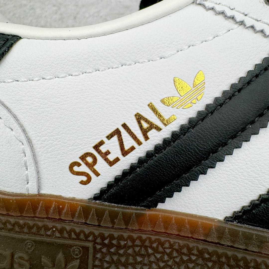 图片[15]-＃S2纯原 AD Originals Handball SPZL 手球运动员系列百搭休闲运动板鞋 IE3403 口碑大厂出品 品控大底版型不断改良更新 原厂皮料 原装过验内外标加持 全套原纸板楦头开发 确保原汁原味 完美呈现桑巴版型 一比一鞋头弧度高度鞋身弧度 数据细节工艺流程均保持一致 这款来自阿迪达斯的这款HANDBALL SPZL前身是一双手球运动鞋 这一次拿来复刻 所以鞋面的主要色彩选用了黑色 鞋面外侧除了Spezial字母之外还有三叶草标志 Handball SPZL作为复古手球训练鞋与作为室内足球鞋的Samba有着异曲同工之处 但是质感更为出众的鞋身以及丰富的配色选择比起Samba来讲可以说是更胜一筹了 尺码：36 36⅔ 37⅓ 38 38⅔ 39⅓ 40 40⅔ 41⅓ 42 42⅔ 43⅓ 44 45-选品中心