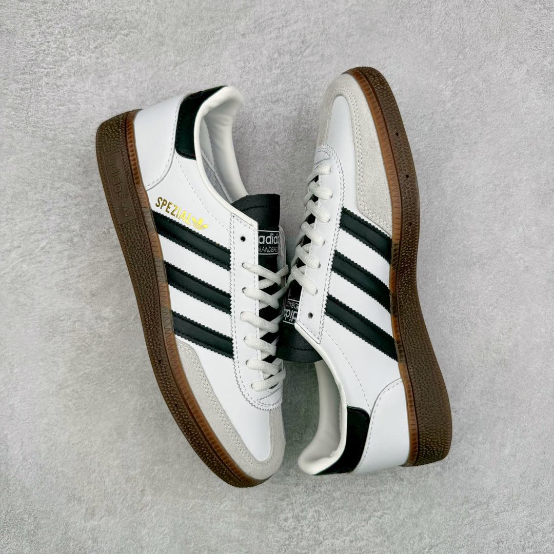 图片[3]-＃S2纯原 AD Originals Handball SPZL 手球运动员系列百搭休闲运动板鞋 IE3403 口碑大厂出品 品控大底版型不断改良更新 原厂皮料 原装过验内外标加持 全套原纸板楦头开发 确保原汁原味 完美呈现桑巴版型 一比一鞋头弧度高度鞋身弧度 数据细节工艺流程均保持一致 这款来自阿迪达斯的这款HANDBALL SPZL前身是一双手球运动鞋 这一次拿来复刻 所以鞋面的主要色彩选用了黑色 鞋面外侧除了Spezial字母之外还有三叶草标志 Handball SPZL作为复古手球训练鞋与作为室内足球鞋的Samba有着异曲同工之处 但是质感更为出众的鞋身以及丰富的配色选择比起Samba来讲可以说是更胜一筹了 尺码：36 36⅔ 37⅓ 38 38⅔ 39⅓ 40 40⅔ 41⅓ 42 42⅔ 43⅓ 44 45-选品中心