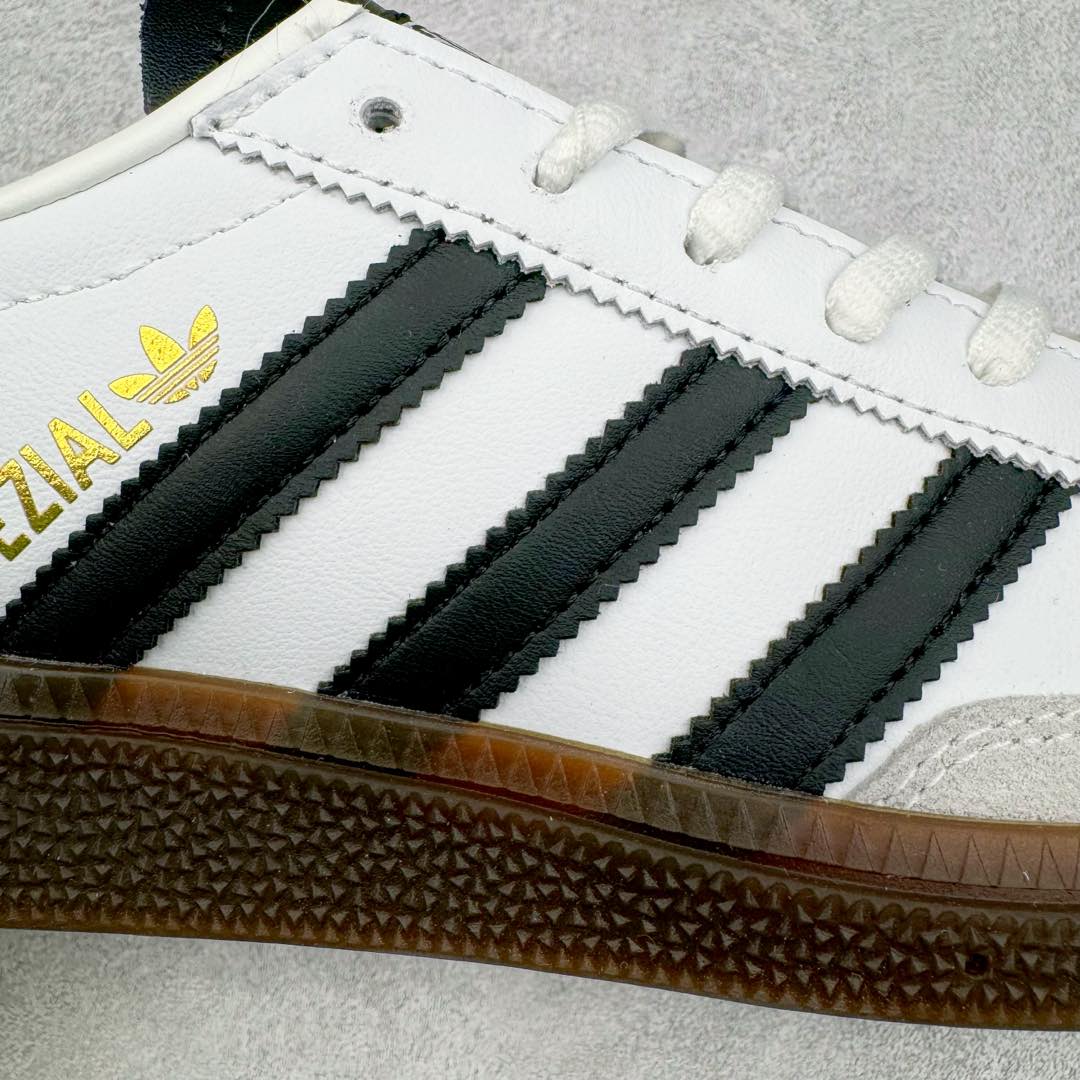 图片[16]-＃S2纯原 AD Originals Handball SPZL 手球运动员系列百搭休闲运动板鞋 IE3403 口碑大厂出品 品控大底版型不断改良更新 原厂皮料 原装过验内外标加持 全套原纸板楦头开发 确保原汁原味 完美呈现桑巴版型 一比一鞋头弧度高度鞋身弧度 数据细节工艺流程均保持一致 这款来自阿迪达斯的这款HANDBALL SPZL前身是一双手球运动鞋 这一次拿来复刻 所以鞋面的主要色彩选用了黑色 鞋面外侧除了Spezial字母之外还有三叶草标志 Handball SPZL作为复古手球训练鞋与作为室内足球鞋的Samba有着异曲同工之处 但是质感更为出众的鞋身以及丰富的配色选择比起Samba来讲可以说是更胜一筹了 尺码：36 36⅔ 37⅓ 38 38⅔ 39⅓ 40 40⅔ 41⅓ 42 42⅔ 43⅓ 44 45-选品中心