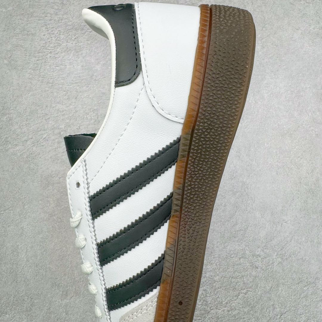 图片[7]-＃S2纯原 AD Originals Handball SPZL 手球运动员系列百搭休闲运动板鞋 IE3403 口碑大厂出品 品控大底版型不断改良更新 原厂皮料 原装过验内外标加持 全套原纸板楦头开发 确保原汁原味 完美呈现桑巴版型 一比一鞋头弧度高度鞋身弧度 数据细节工艺流程均保持一致 这款来自阿迪达斯的这款HANDBALL SPZL前身是一双手球运动鞋 这一次拿来复刻 所以鞋面的主要色彩选用了黑色 鞋面外侧除了Spezial字母之外还有三叶草标志 Handball SPZL作为复古手球训练鞋与作为室内足球鞋的Samba有着异曲同工之处 但是质感更为出众的鞋身以及丰富的配色选择比起Samba来讲可以说是更胜一筹了 尺码：36 36⅔ 37⅓ 38 38⅔ 39⅓ 40 40⅔ 41⅓ 42 42⅔ 43⅓ 44 45-选品中心