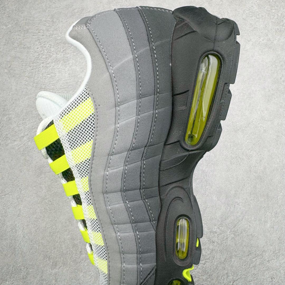 图片[7]-＃GX纯原 NK Air Max 95 复古减震气垫跑鞋 黑绿 CT1689-001 经典重温 外单专供大厂出品 品质稳定 一百余色 终端操作 鞋款设计灵感源于人体构造 中底设计基于人体的脊柱构造 是整体设计的核心 尼龙孔眼代表了肋骨 而分层式面板和网眼象征着肌肉纤维和肉体组织 Air Max 95采用了两个独立的吹塑成型的Air-Sole单元 并首次在前掌使用可视化气垫设计 Swoosh logo夜当作一个 点符号放在了鞋子的后帮位置 20年的发展让 AIR MAX 95有了不同的故事 20年后再度面向世人的时候 焕然一新的面貌 让人有了另外一种清新脱俗的感觉 尺码：40 40.5 41 42 42.5 43 44 44.5 45 45.5 46 47.5 48.5-选品中心