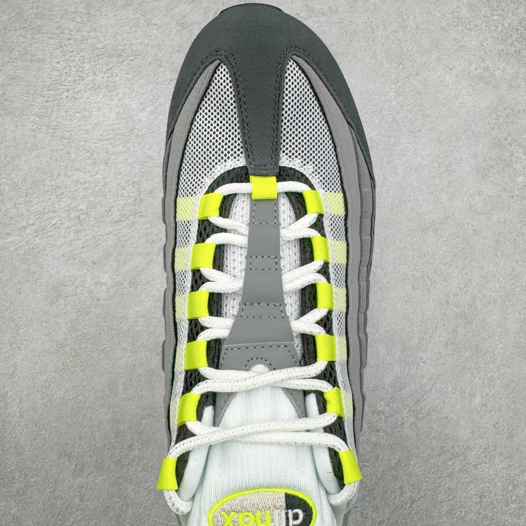 图片[4]-＃GX纯原 NK Air Max 95 复古减震气垫跑鞋 黑绿 CT1689-001 经典重温 外单专供大厂出品 品质稳定 一百余色 终端操作 鞋款设计灵感源于人体构造 中底设计基于人体的脊柱构造 是整体设计的核心 尼龙孔眼代表了肋骨 而分层式面板和网眼象征着肌肉纤维和肉体组织 Air Max 95采用了两个独立的吹塑成型的Air-Sole单元 并首次在前掌使用可视化气垫设计 Swoosh logo夜当作一个 点符号放在了鞋子的后帮位置 20年的发展让 AIR MAX 95有了不同的故事 20年后再度面向世人的时候 焕然一新的面貌 让人有了另外一种清新脱俗的感觉 尺码：40 40.5 41 42 42.5 43 44 44.5 45 45.5 46 47.5 48.5-选品中心