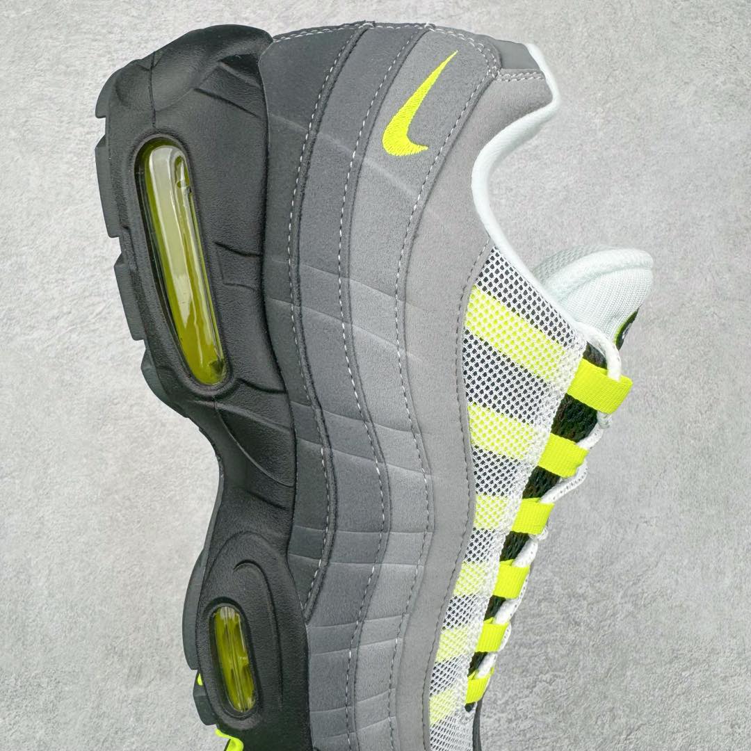 图片[6]-＃GX纯原 NK Air Max 95 复古减震气垫跑鞋 黑绿 CT1689-001 经典重温 外单专供大厂出品 品质稳定 一百余色 终端操作 鞋款设计灵感源于人体构造 中底设计基于人体的脊柱构造 是整体设计的核心 尼龙孔眼代表了肋骨 而分层式面板和网眼象征着肌肉纤维和肉体组织 Air Max 95采用了两个独立的吹塑成型的Air-Sole单元 并首次在前掌使用可视化气垫设计 Swoosh logo夜当作一个 点符号放在了鞋子的后帮位置 20年的发展让 AIR MAX 95有了不同的故事 20年后再度面向世人的时候 焕然一新的面貌 让人有了另外一种清新脱俗的感觉 尺码：40 40.5 41 42 42.5 43 44 44.5 45 45.5 46 47.5 48.5-选品中心