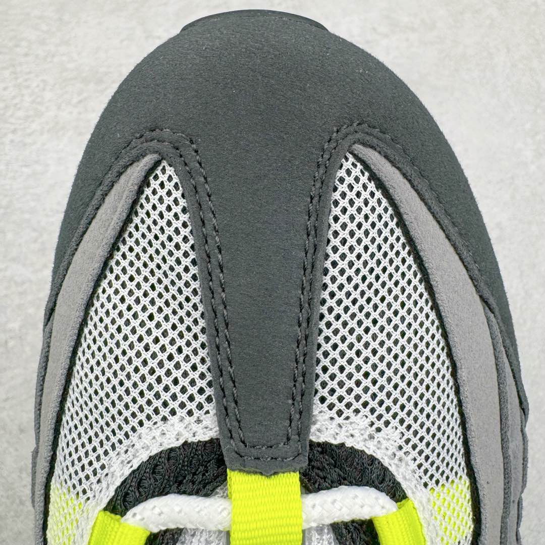 图片[15]-＃GX纯原 NK Air Max 95 复古减震气垫跑鞋 黑绿 CT1689-001 经典重温 外单专供大厂出品 品质稳定 一百余色 终端操作 鞋款设计灵感源于人体构造 中底设计基于人体的脊柱构造 是整体设计的核心 尼龙孔眼代表了肋骨 而分层式面板和网眼象征着肌肉纤维和肉体组织 Air Max 95采用了两个独立的吹塑成型的Air-Sole单元 并首次在前掌使用可视化气垫设计 Swoosh logo夜当作一个 点符号放在了鞋子的后帮位置 20年的发展让 AIR MAX 95有了不同的故事 20年后再度面向世人的时候 焕然一新的面貌 让人有了另外一种清新脱俗的感觉 尺码：40 40.5 41 42 42.5 43 44 44.5 45 45.5 46 47.5 48.5-选品中心