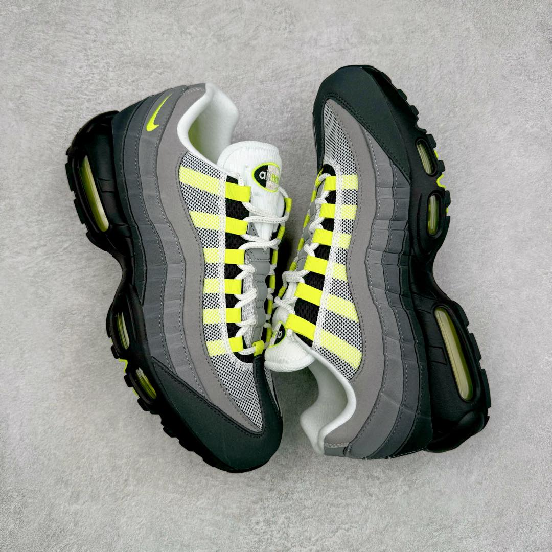 图片[3]-＃GX纯原 NK Air Max 95 复古减震气垫跑鞋 黑绿 CT1689-001 经典重温 外单专供大厂出品 品质稳定 一百余色 终端操作 鞋款设计灵感源于人体构造 中底设计基于人体的脊柱构造 是整体设计的核心 尼龙孔眼代表了肋骨 而分层式面板和网眼象征着肌肉纤维和肉体组织 Air Max 95采用了两个独立的吹塑成型的Air-Sole单元 并首次在前掌使用可视化气垫设计 Swoosh logo夜当作一个 点符号放在了鞋子的后帮位置 20年的发展让 AIR MAX 95有了不同的故事 20年后再度面向世人的时候 焕然一新的面貌 让人有了另外一种清新脱俗的感觉 尺码：40 40.5 41 42 42.5 43 44 44.5 45 45.5 46 47.5 48.5-选品中心