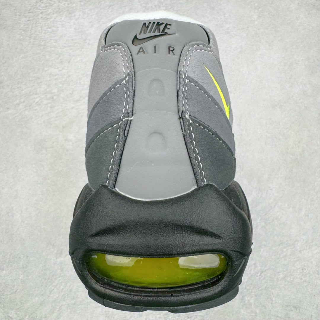 图片[8]-＃GX纯原 NK Air Max 95 复古减震气垫跑鞋 黑绿 CT1689-001 经典重温 外单专供大厂出品 品质稳定 一百余色 终端操作 鞋款设计灵感源于人体构造 中底设计基于人体的脊柱构造 是整体设计的核心 尼龙孔眼代表了肋骨 而分层式面板和网眼象征着肌肉纤维和肉体组织 Air Max 95采用了两个独立的吹塑成型的Air-Sole单元 并首次在前掌使用可视化气垫设计 Swoosh logo夜当作一个 点符号放在了鞋子的后帮位置 20年的发展让 AIR MAX 95有了不同的故事 20年后再度面向世人的时候 焕然一新的面貌 让人有了另外一种清新脱俗的感觉 尺码：40 40.5 41 42 42.5 43 44 44.5 45 45.5 46 47.5 48.5-选品中心