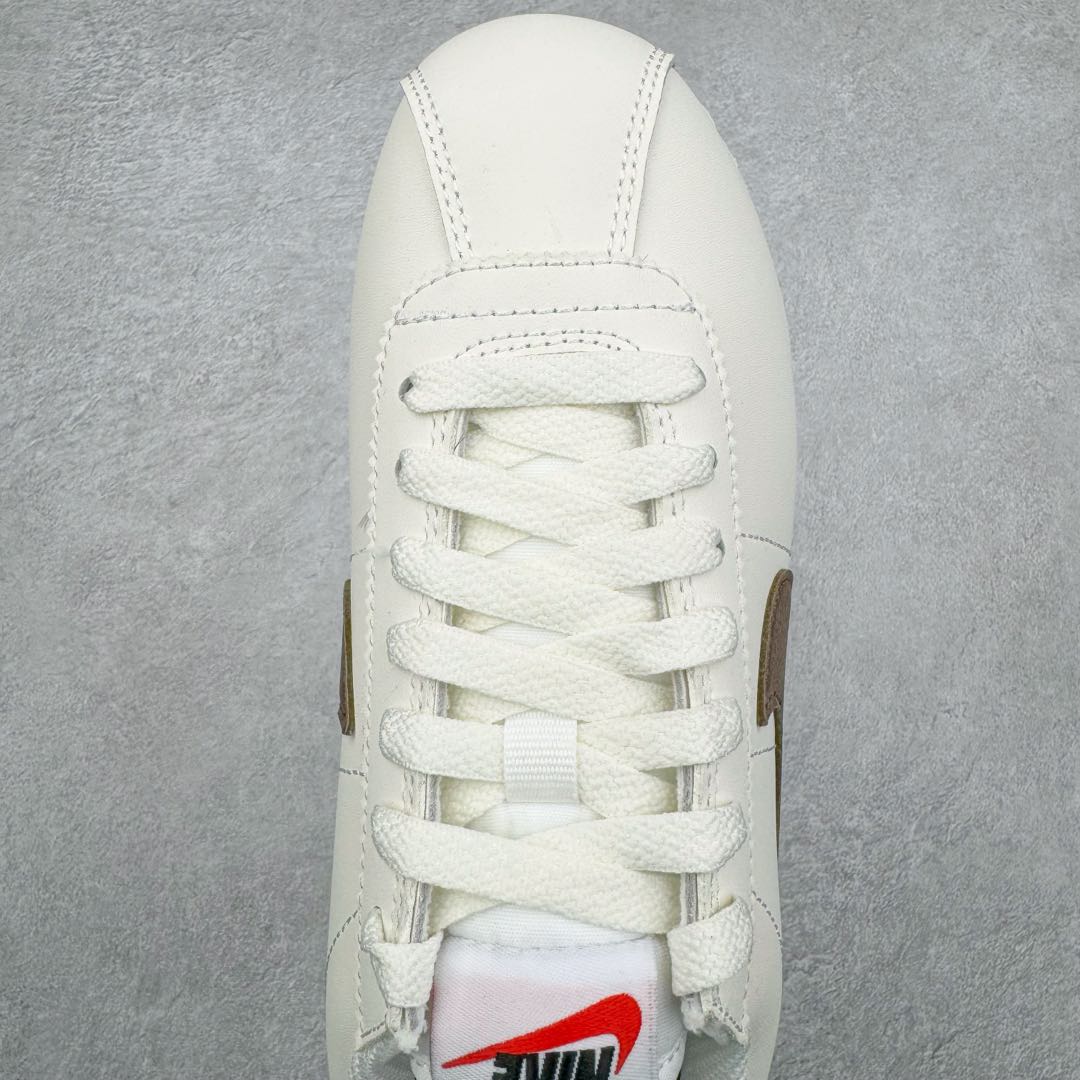 图片[4]-＃JC纯原 NK Classic Cortez Leather 阿甘复古初代皮革慢跑鞋 DN1791-104 实体平台指令订单 全套原纸板楦头开发 原厂数据大底磨具 一比一鞋头弧度高度鞋身弧度 细节品控鞋型随意对比 正确烫金高频细节 公司级标准检验QC 区分市面一切版本 完美复刻阿甘复古鞋型 尺码：35.5 36 36.5 37.5 38 38.5 39 40 40.5 41 42 42.5 43 44 45-选品中心