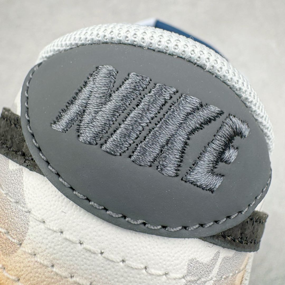 图片[16]-＃YC纯原 NK Dunk Low 拓荒骑士 无人区 FQ8826-100 定制系列天花板 无原鞋不开发 全系列得物原鞋一比一校对开发 配色持续更新中 终端对接 优势输出 全套原厂楦头原纸板数据档案倾力打造 原汁原味莞产 极致还原 圈内最强针车工艺 高端零售指定版 广东原厂配套原盒原标 鞋盒分三个尺码段 原厂冲刀 超高清洁度 全鞋零毛边皮料切割 采用原厂百宏鞋带以及原厂百宏织唛舌标 内标可供原厂几率过验 进口原装条纹中底布 四线拉帮白色点胶 原厂拉帮手法遵循公司 原厂电绣 极致还原 尺码：36 36.5 37.5 38 38.5 39 40 40.5 41 42 42.5 43 44 44.5 45 46-选品中心