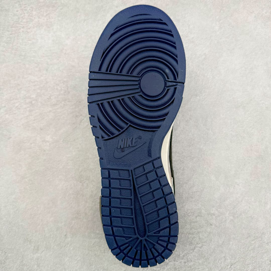 图片[9]-＃YC纯原 NK Dunk Low 拓荒骑士 无人区 FQ8826-100 定制系列天花板 无原鞋不开发 全系列得物原鞋一比一校对开发 配色持续更新中 终端对接 优势输出 全套原厂楦头原纸板数据档案倾力打造 原汁原味莞产 极致还原 圈内最强针车工艺 高端零售指定版 广东原厂配套原盒原标 鞋盒分三个尺码段 原厂冲刀 超高清洁度 全鞋零毛边皮料切割 采用原厂百宏鞋带以及原厂百宏织唛舌标 内标可供原厂几率过验 进口原装条纹中底布 四线拉帮白色点胶 原厂拉帮手法遵循公司 原厂电绣 极致还原 尺码：36 36.5 37.5 38 38.5 39 40 40.5 41 42 42.5 43 44 44.5 45 46-选品中心